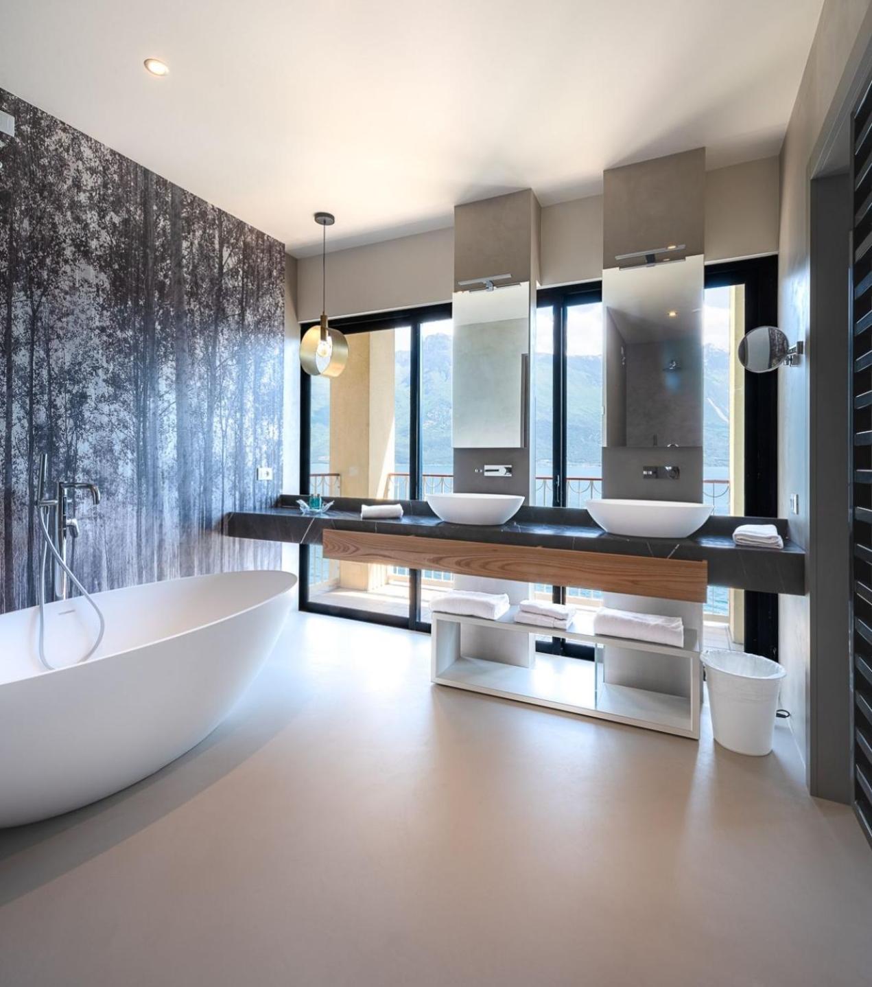 Suite with Lake View photo 2