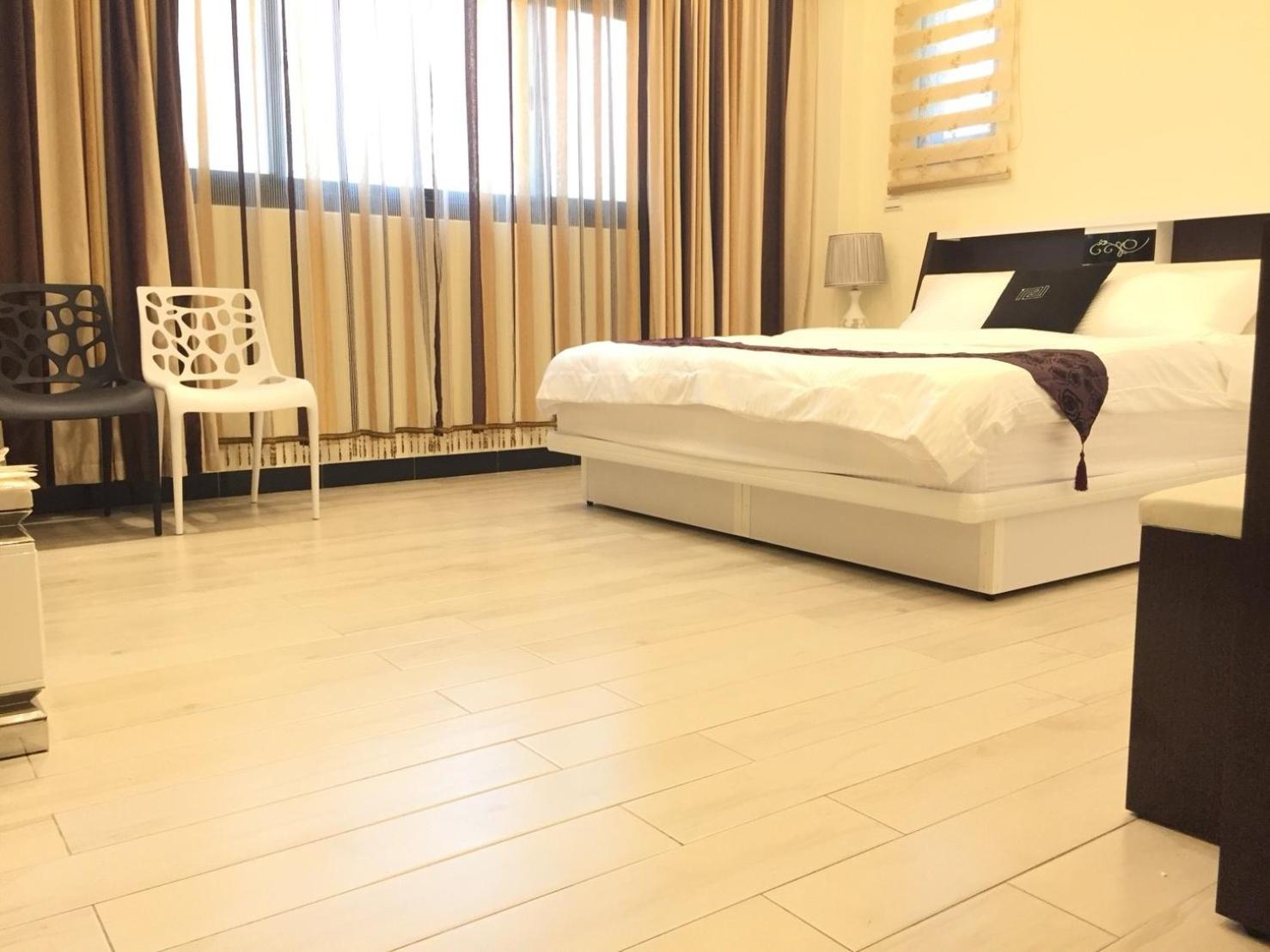Large Double Room photo 1