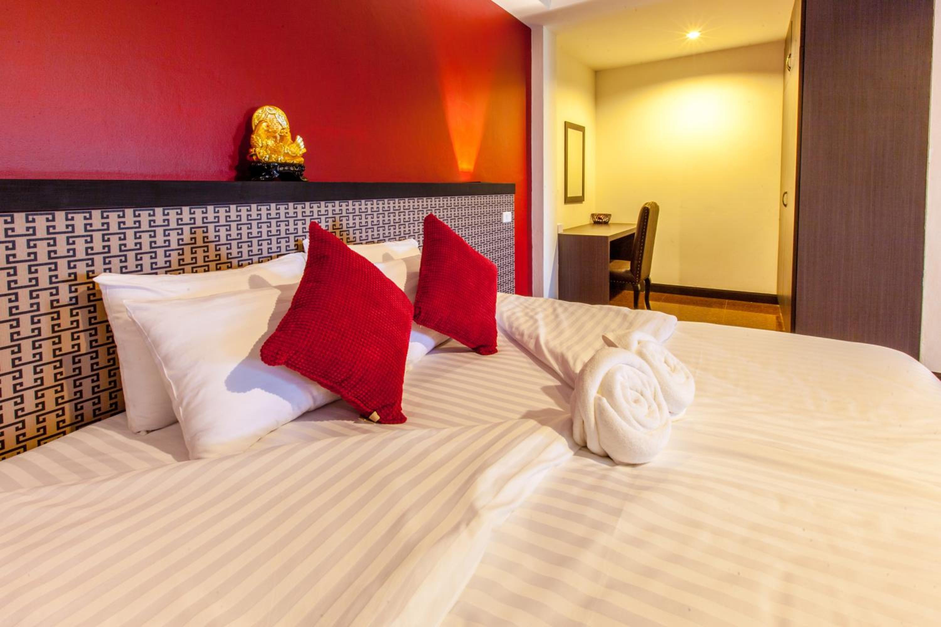Suite with Lake View - Photo 4