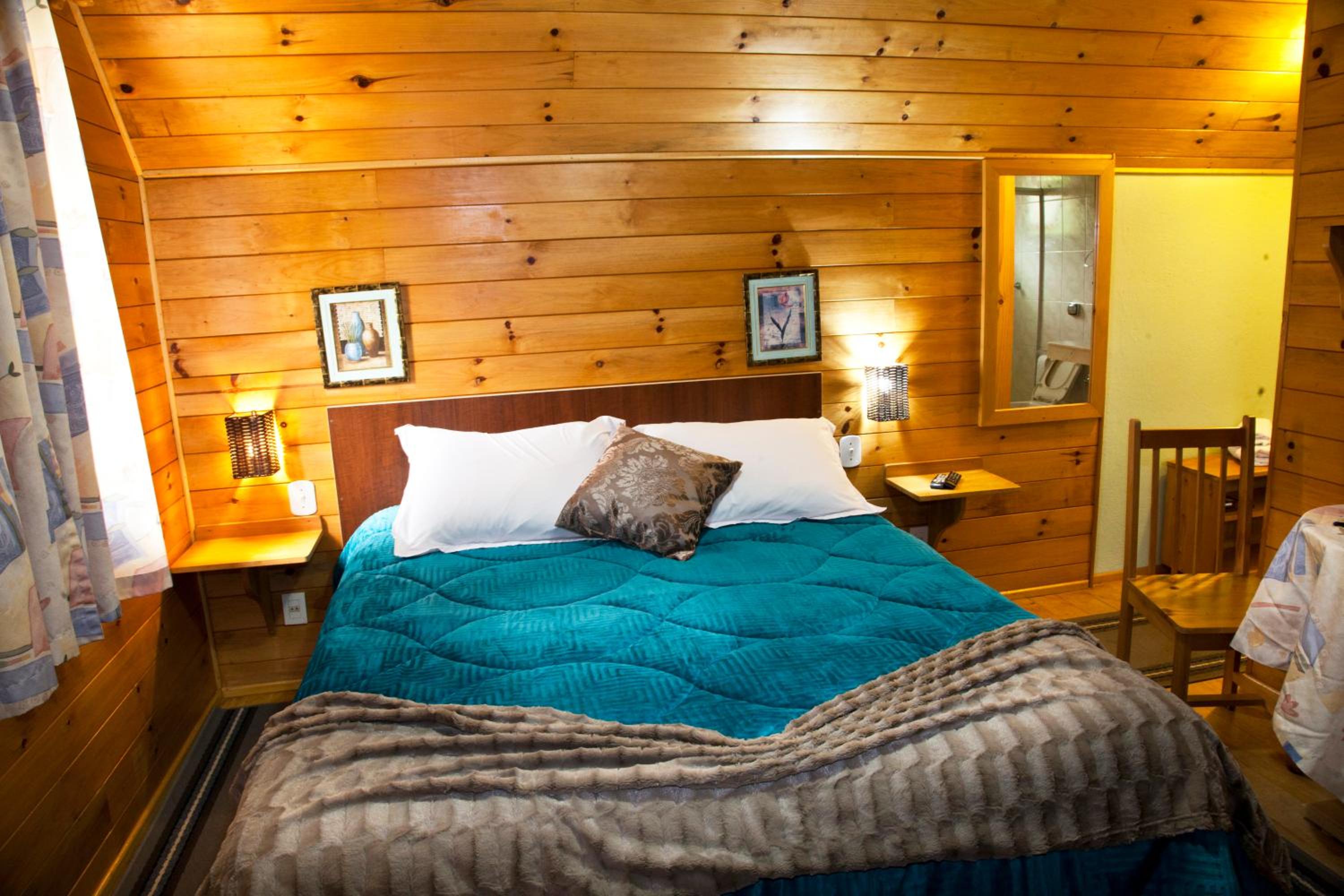 Chalet with Spa Bath (2 Adults) photo 1