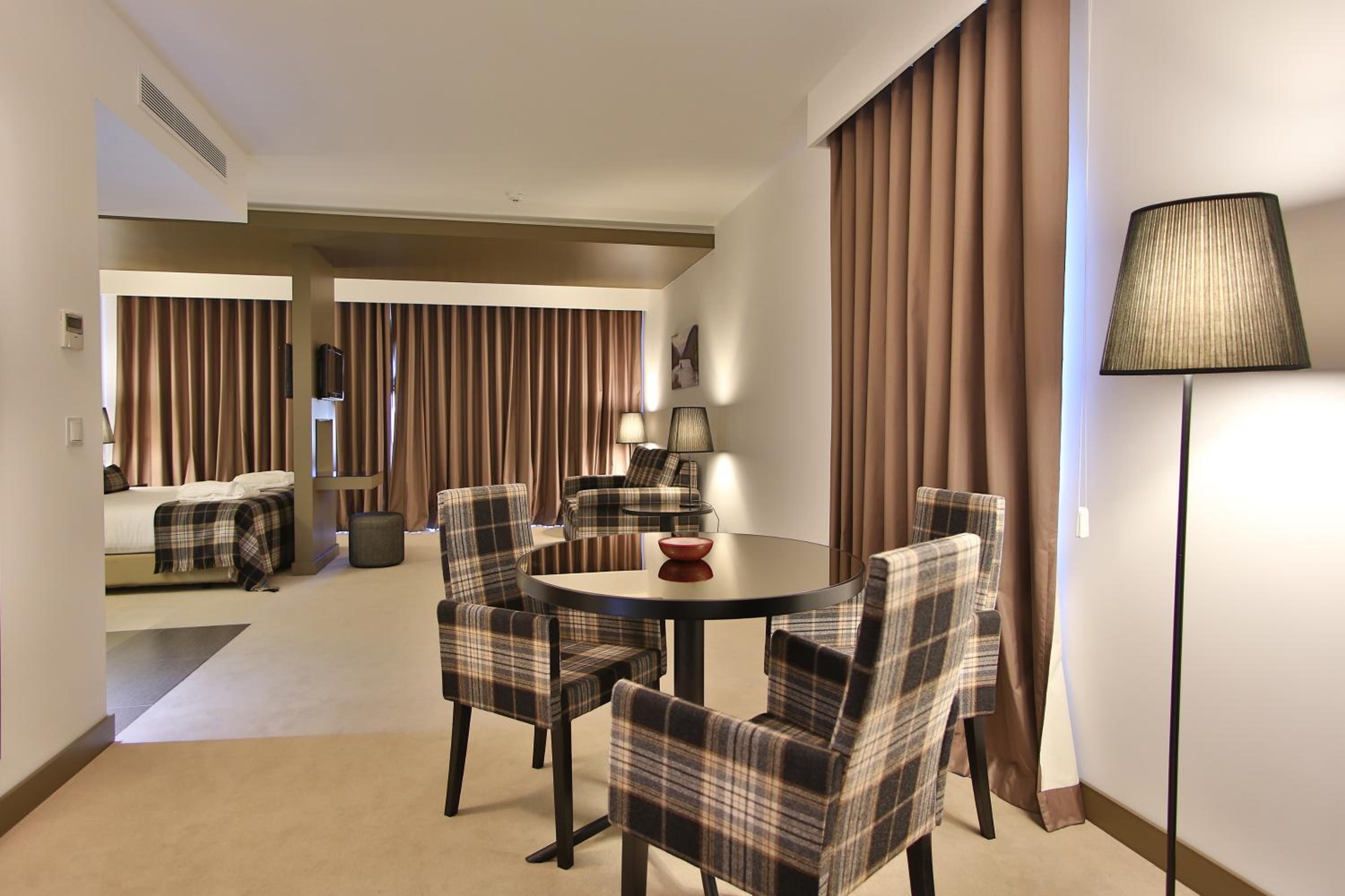 Suite with Terrace and River View - Ground Floor