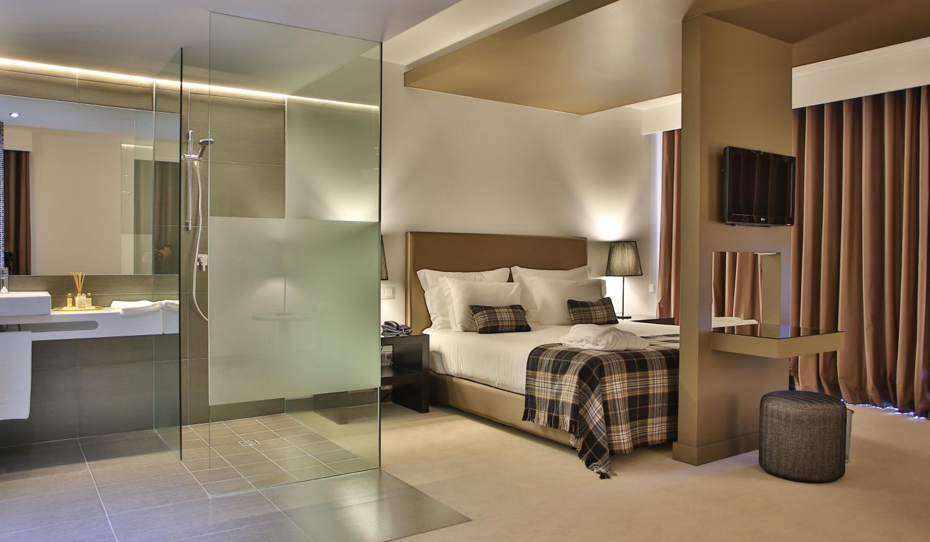 Suite with Terrace and River View - Ground Floor photo 2
