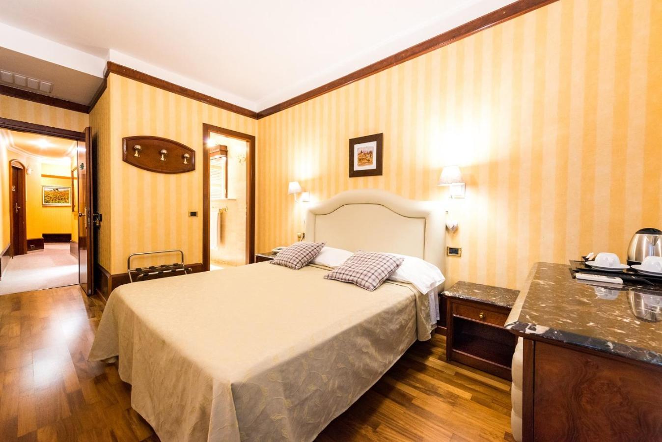 Standard Double Room - Photo 1