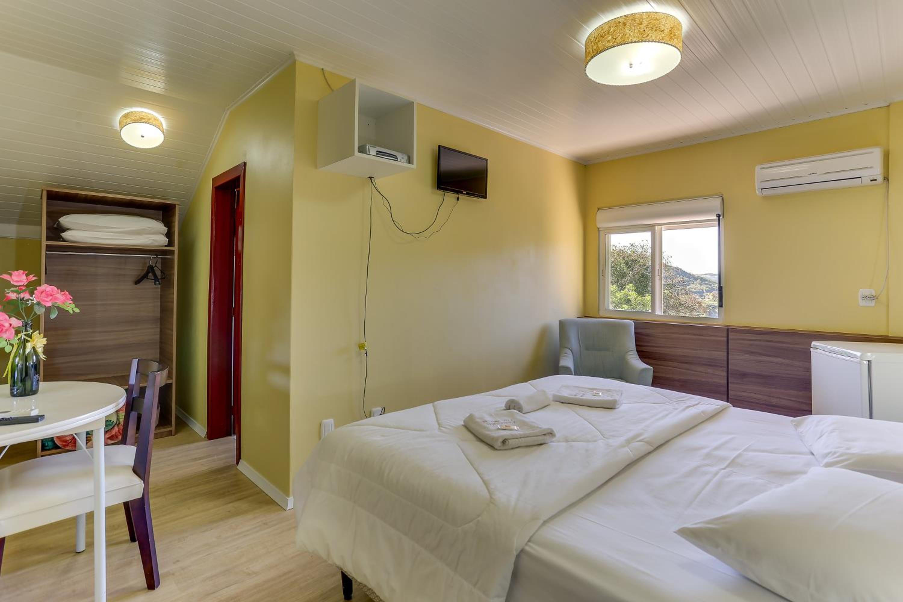 Double Room - Photo 9