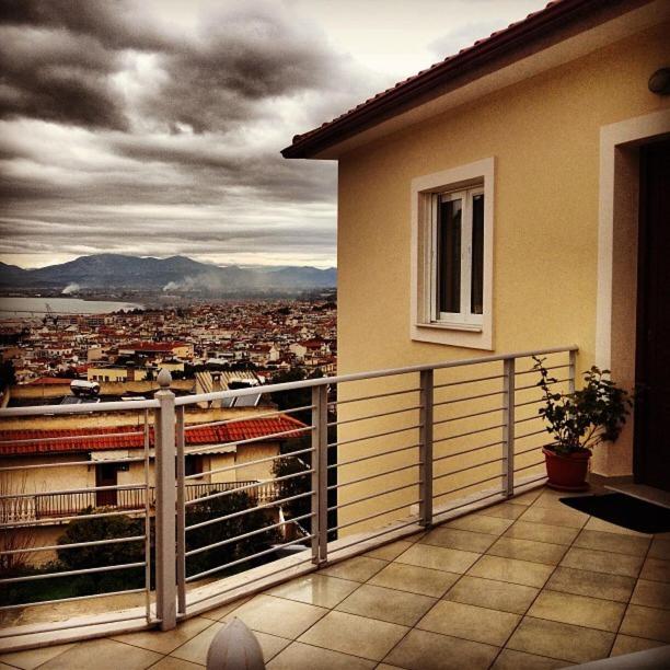 One-Bedroom Apartment with Sea or Castle View