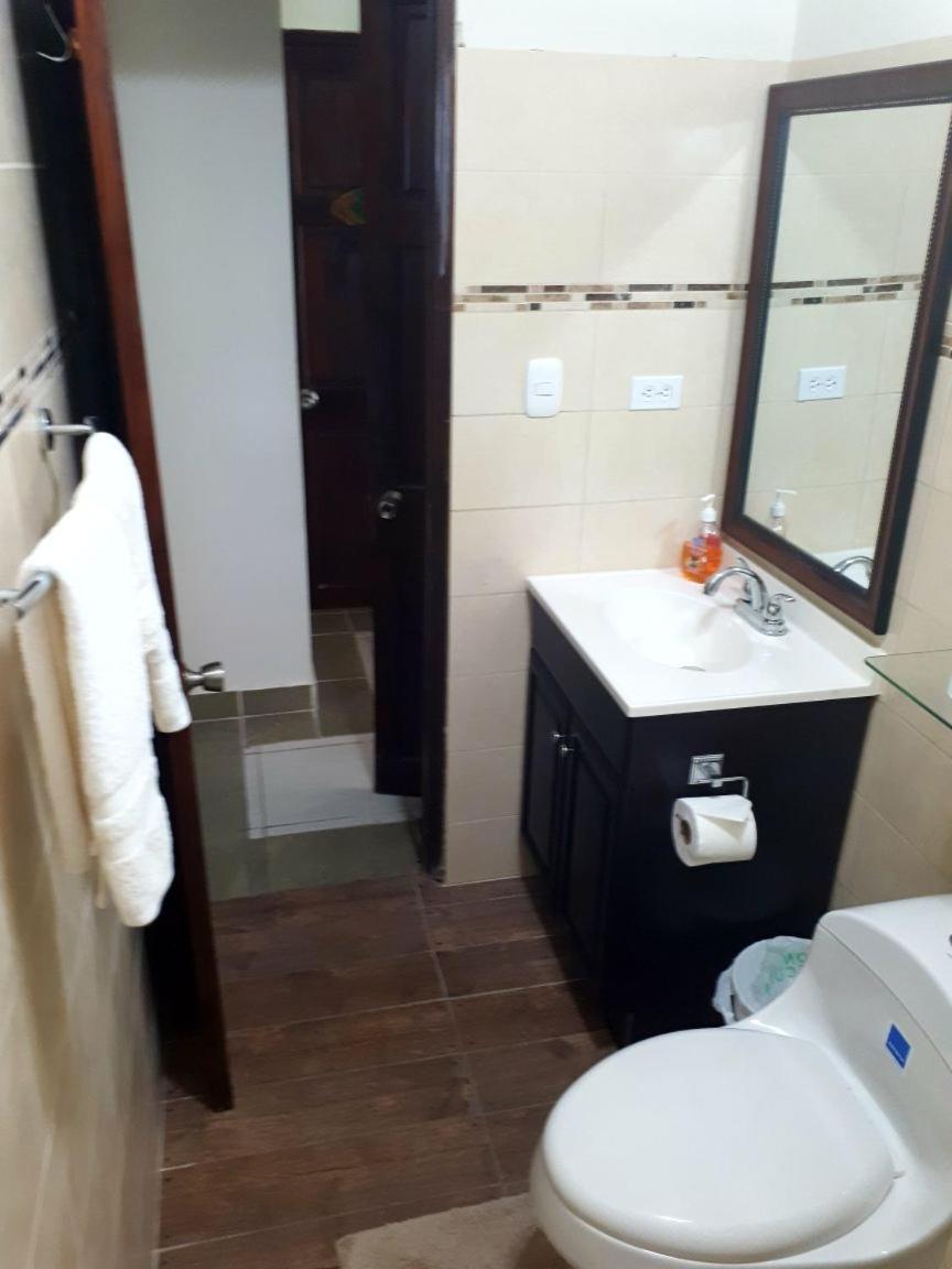 Queen Room With Shared Bathroom photo 3