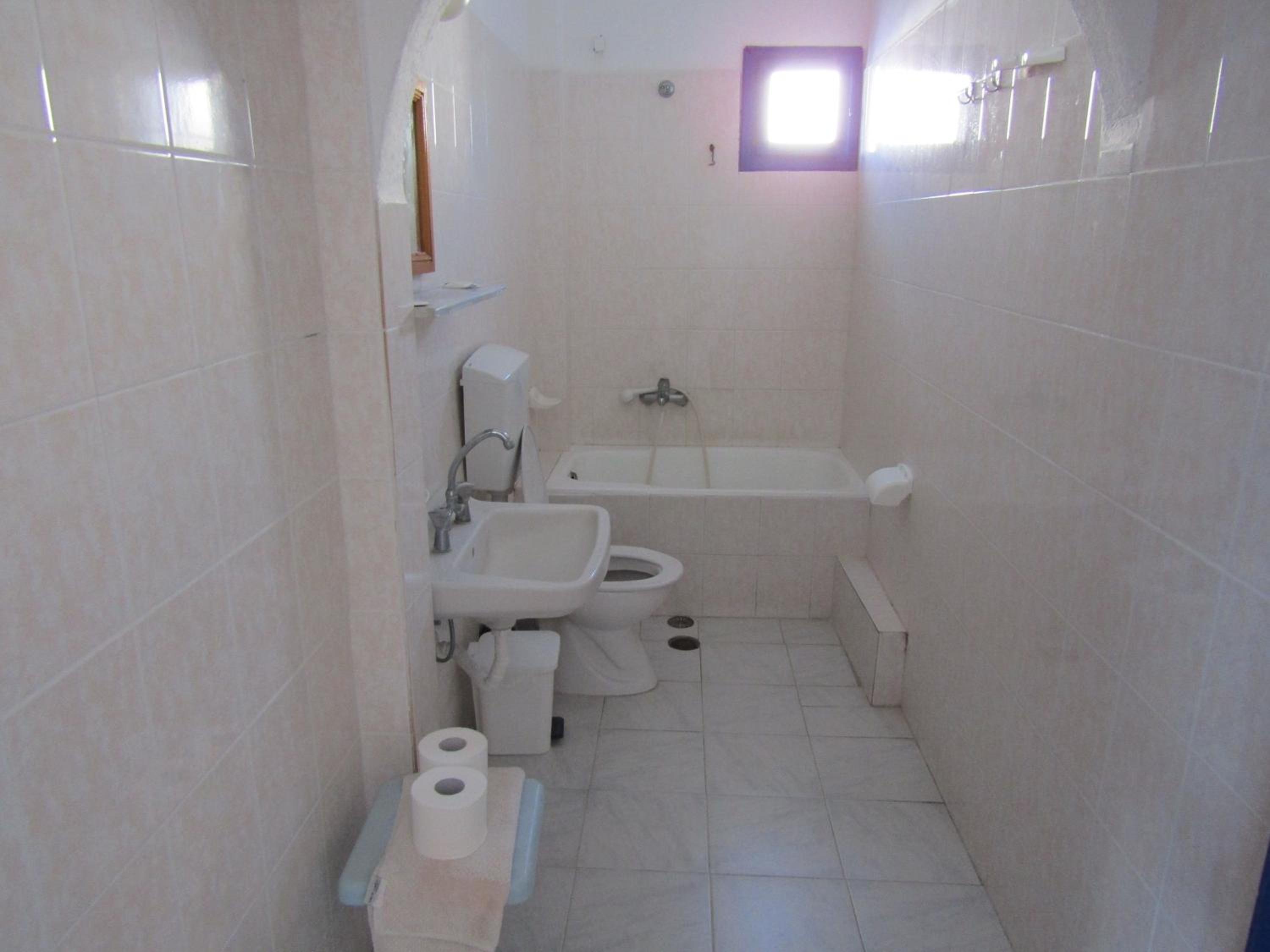 Family Room with Private Bathroom photo 3