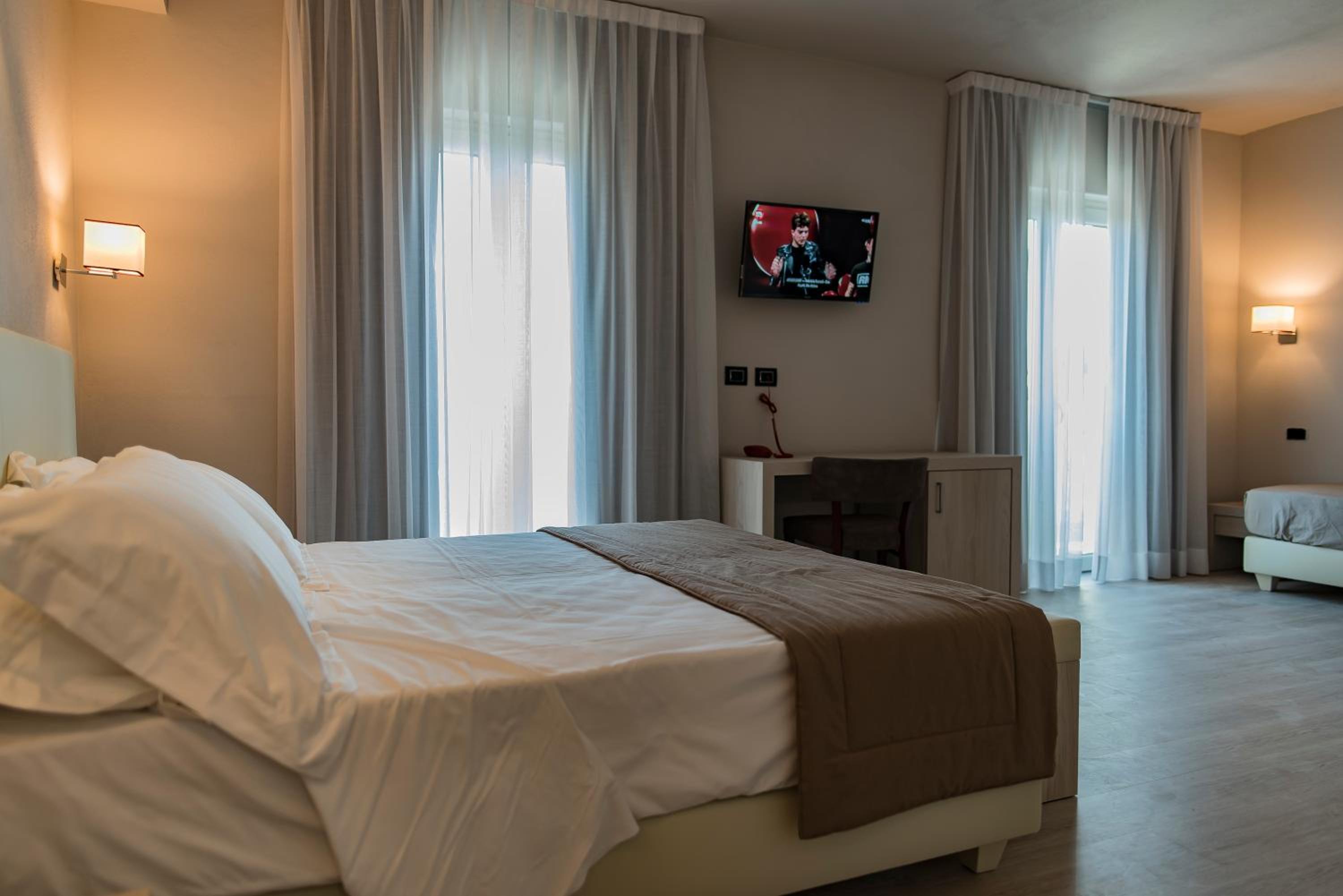 Superior Triple Room - Photo 10