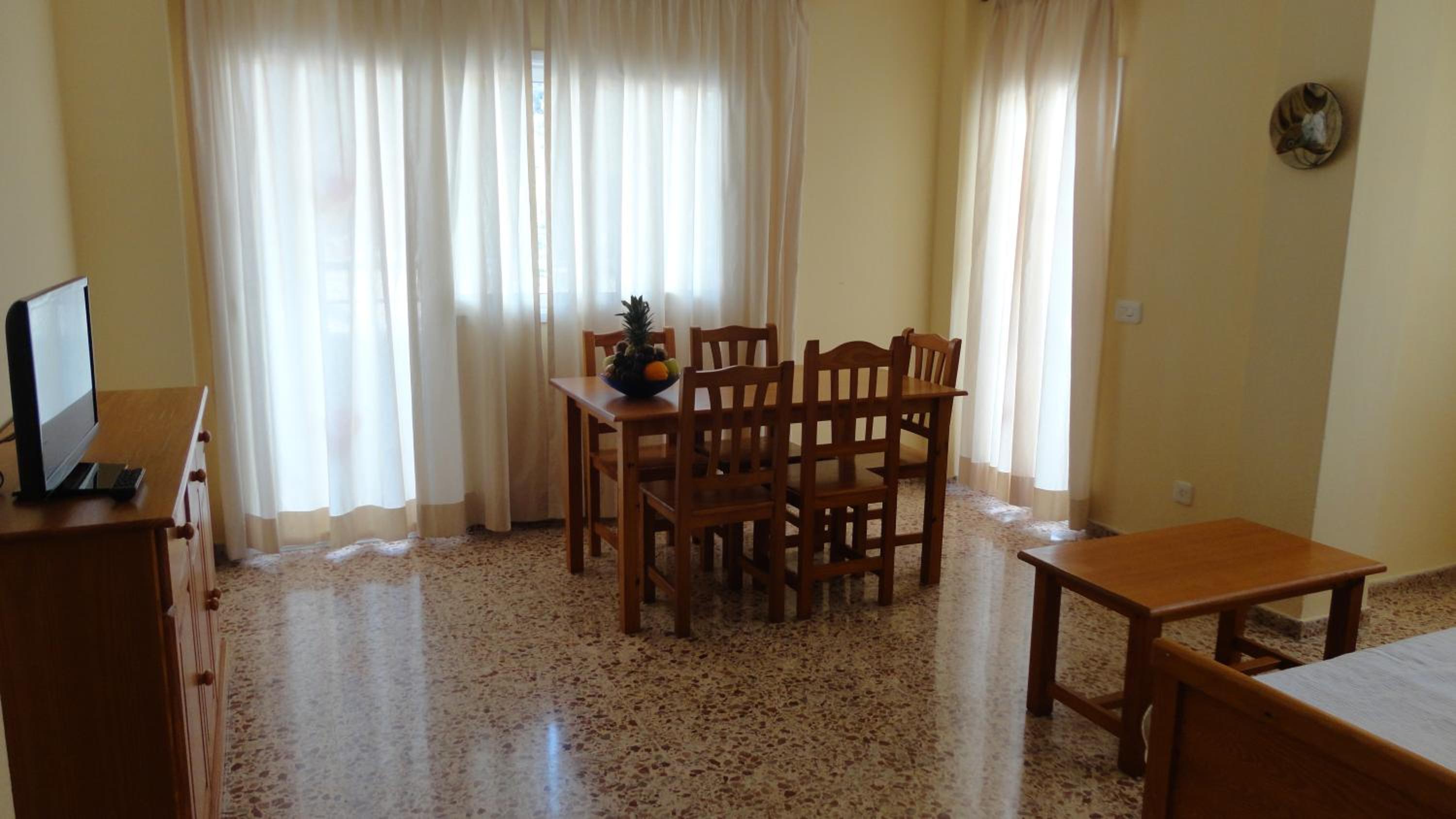 Two-Bedroom Apartment (1 - 5 Adults) photo 3