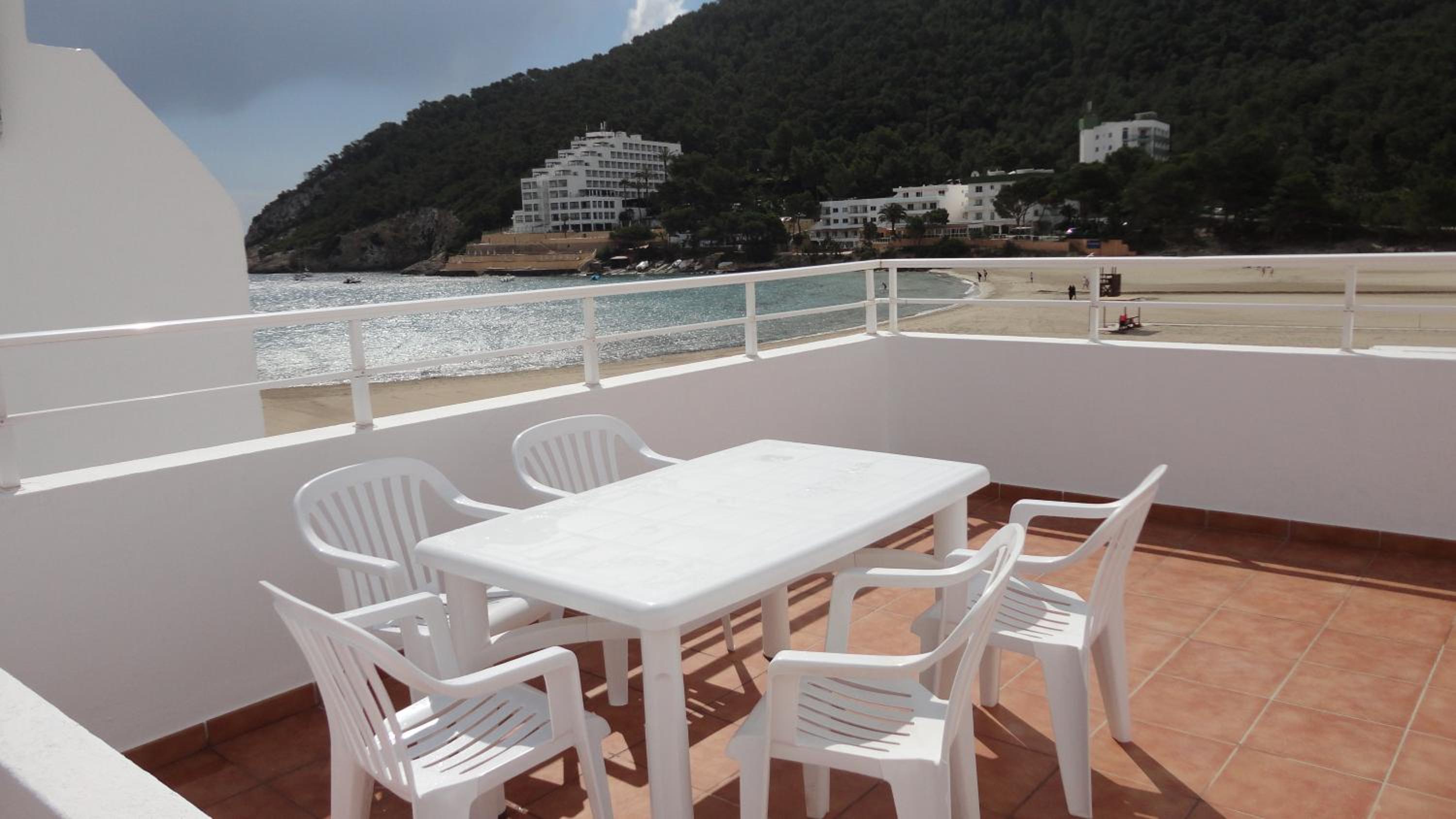 Apartamento de dos habitaciones con vista al mar