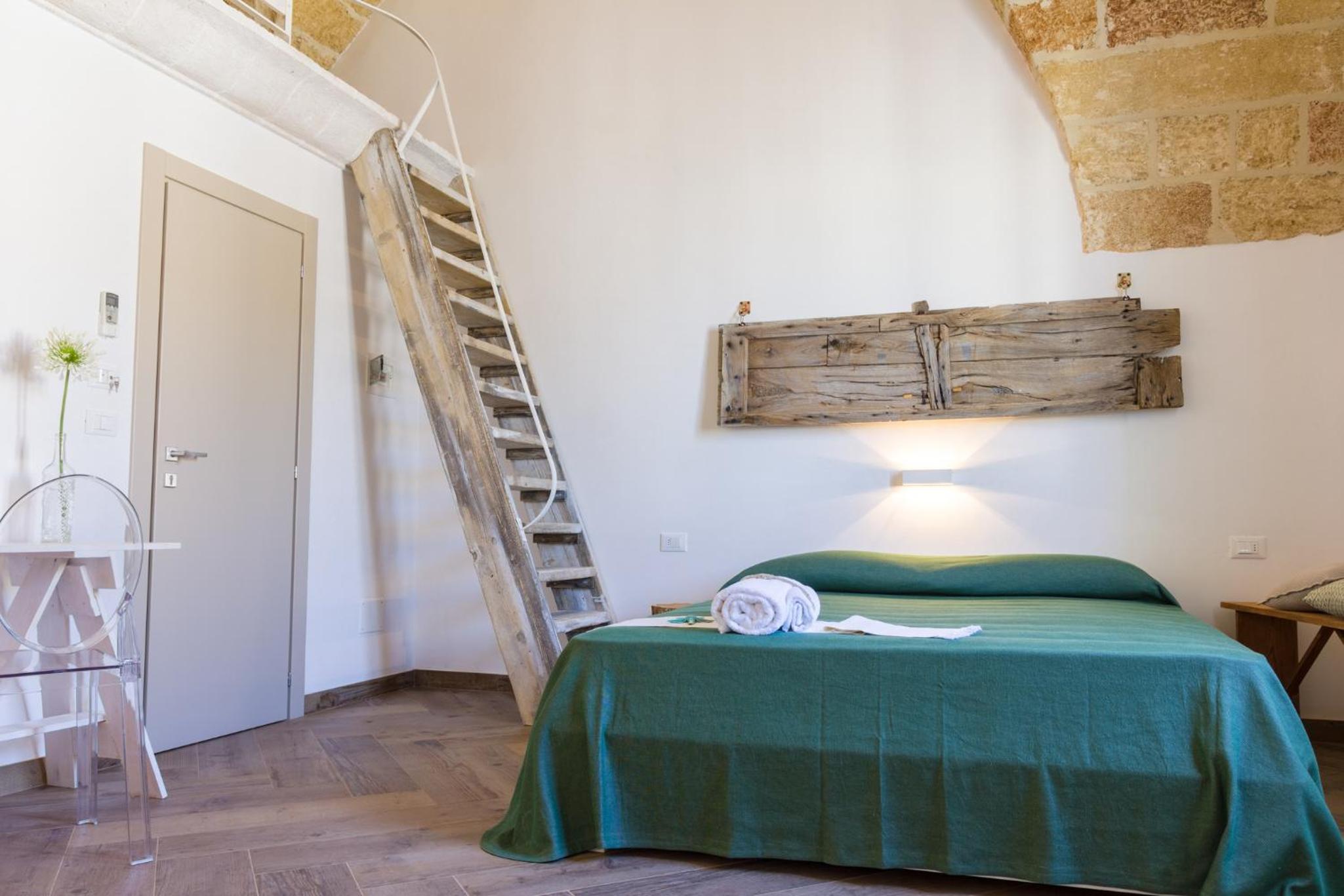 King Room with Two King Beds photo 2