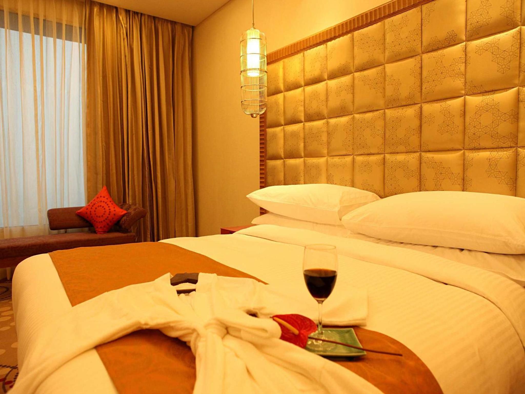 Deluxe Double or Twin Room Inclusive of Wi-Fi and 20% off on food & soft beverages - Photo 5