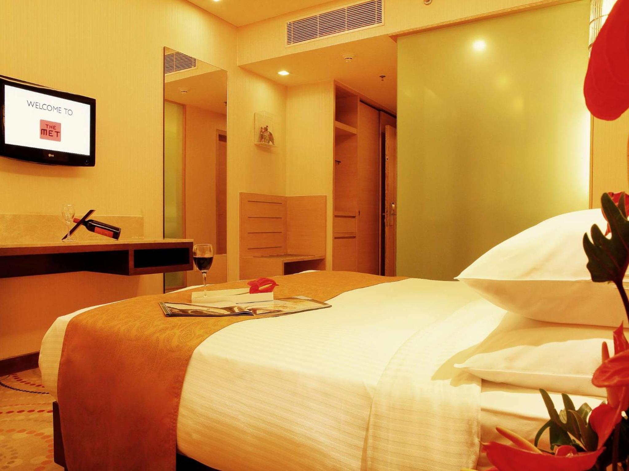 Superior Double Room Inclusive of Wi-Fi,  20% off on food & soft beverages - Photo 4