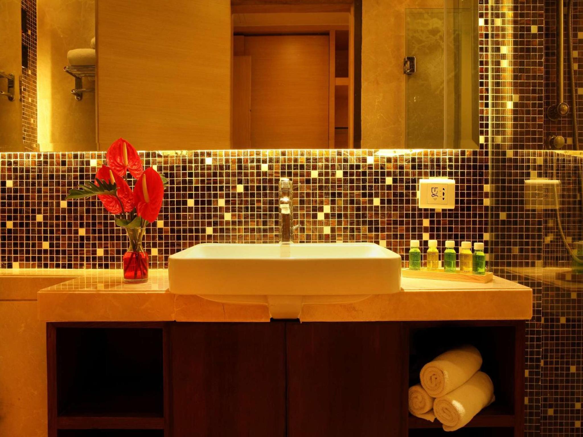 Deluxe Double or Twin Room Inclusive of Wi-Fi and 20% off on food & soft beverages - Photo 4