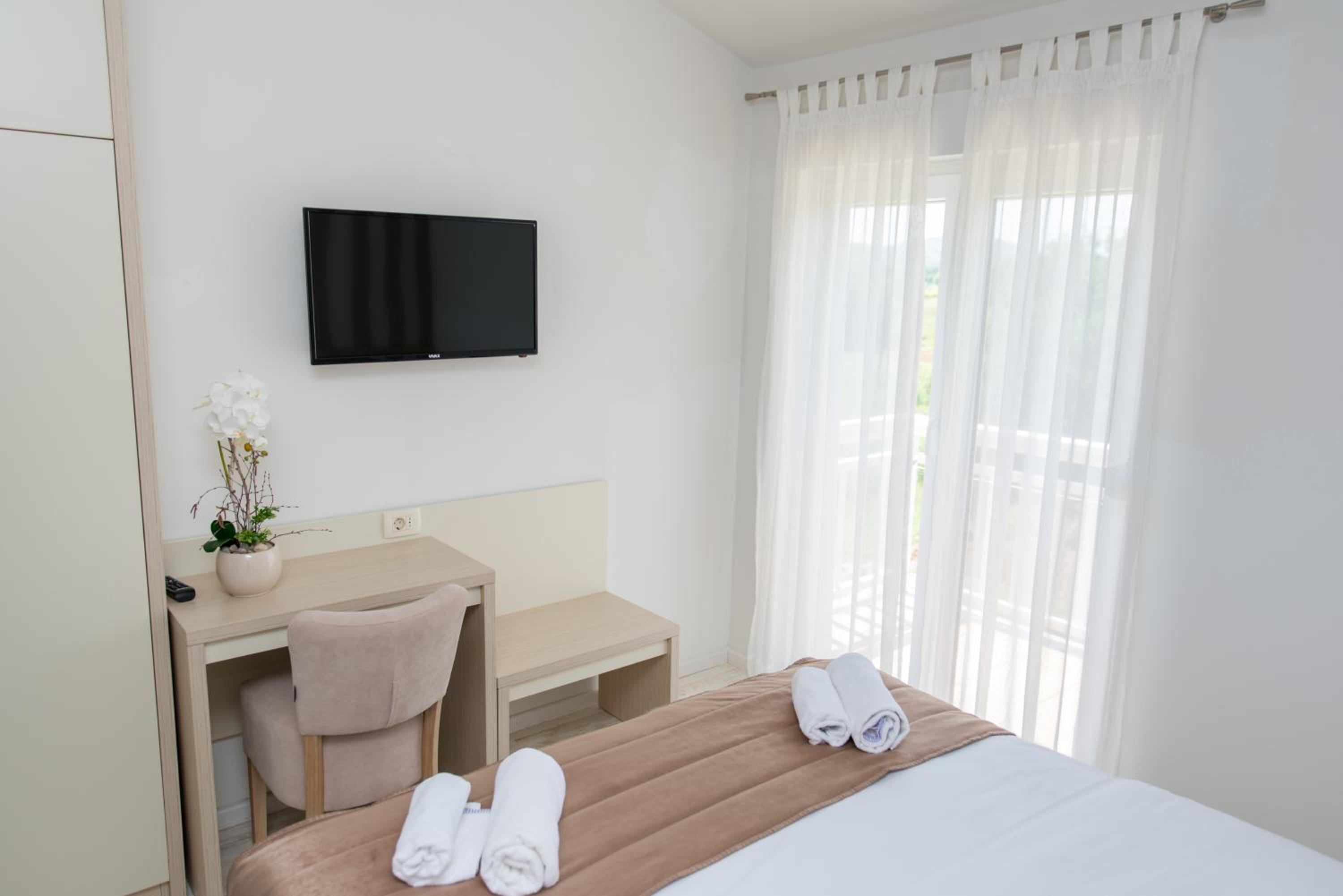 Standard Double or Twin Room with Balcony photo 2