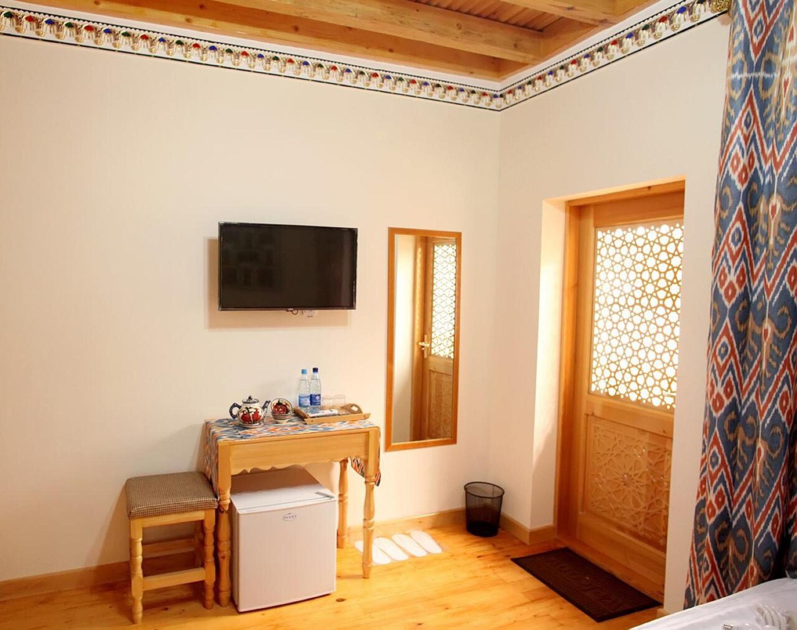 Double or Twin Room with Private Bathroom photo 2