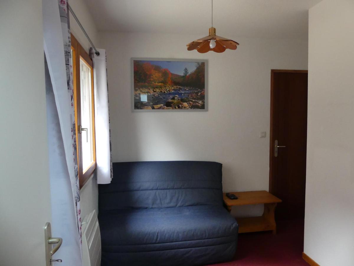 One-Bedroom Apartment - Photo 2