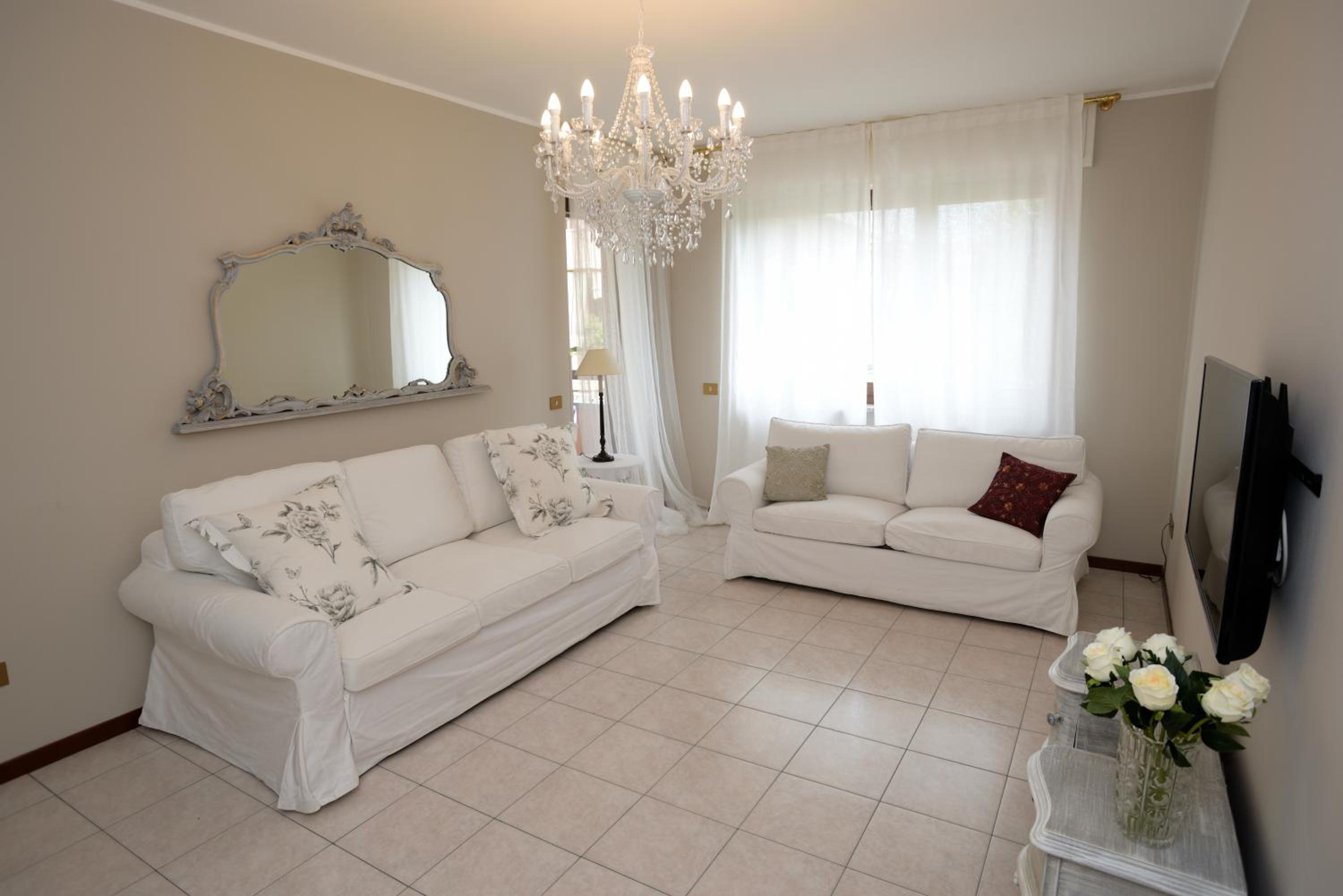 Apartment with Terrace - Photo 72