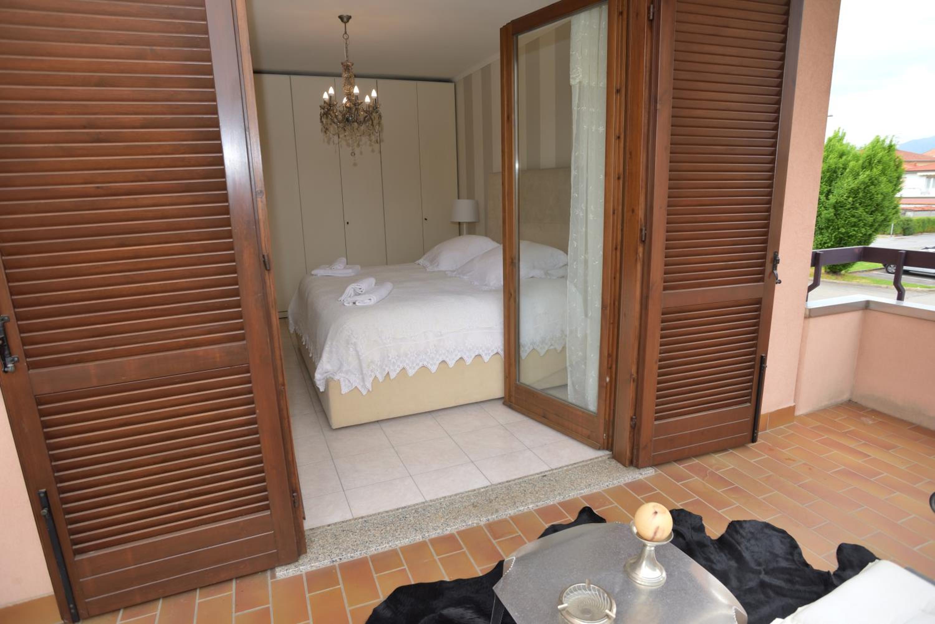 Apartment with Terrace - Photo 64