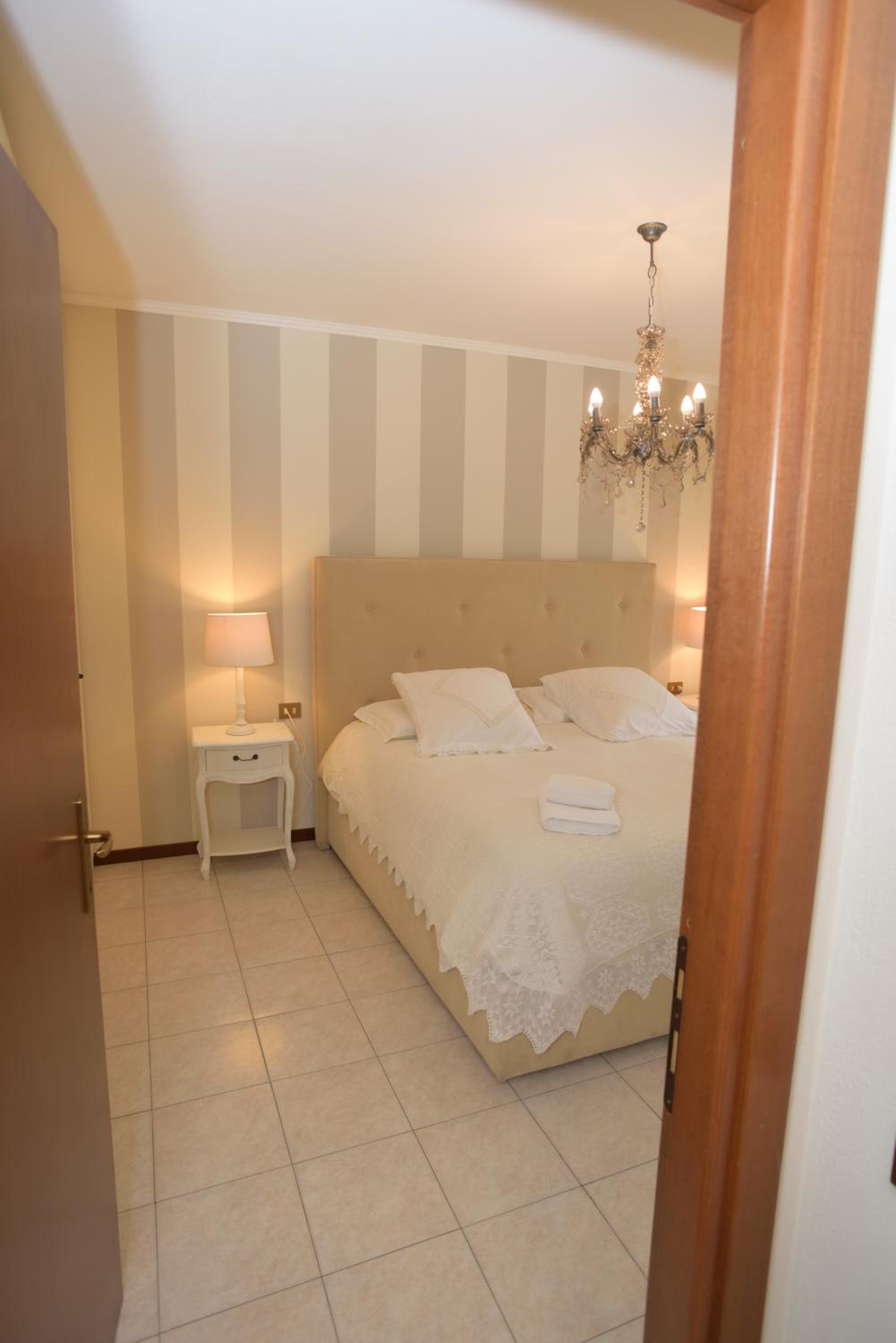 Apartment with Terrace - Photo 55