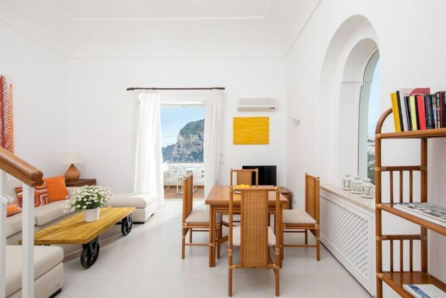 Three-Bedroom Apartment with Terrace and Sea View - Split Level photo 1