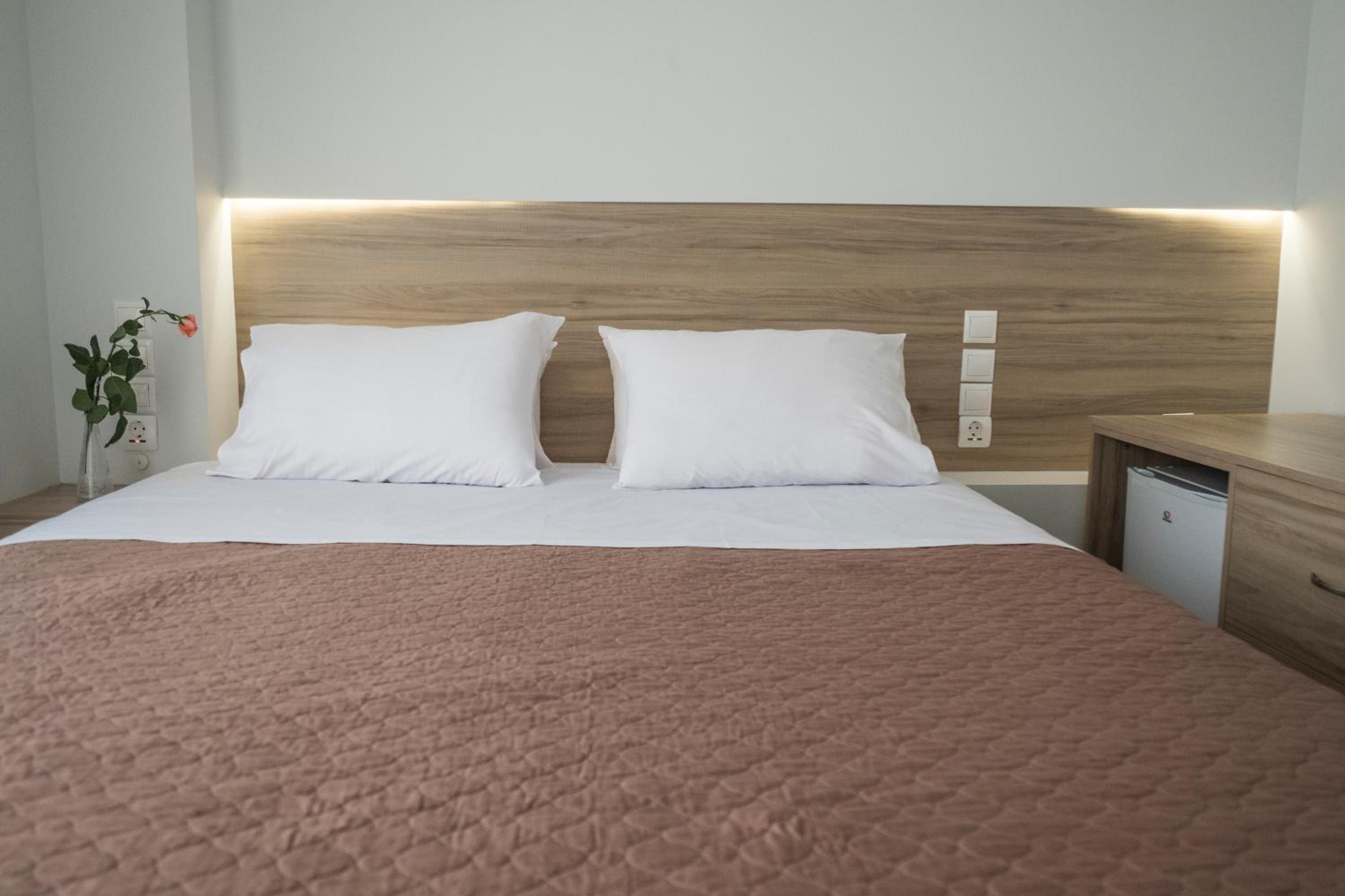 Budget Double Room - Photo 2