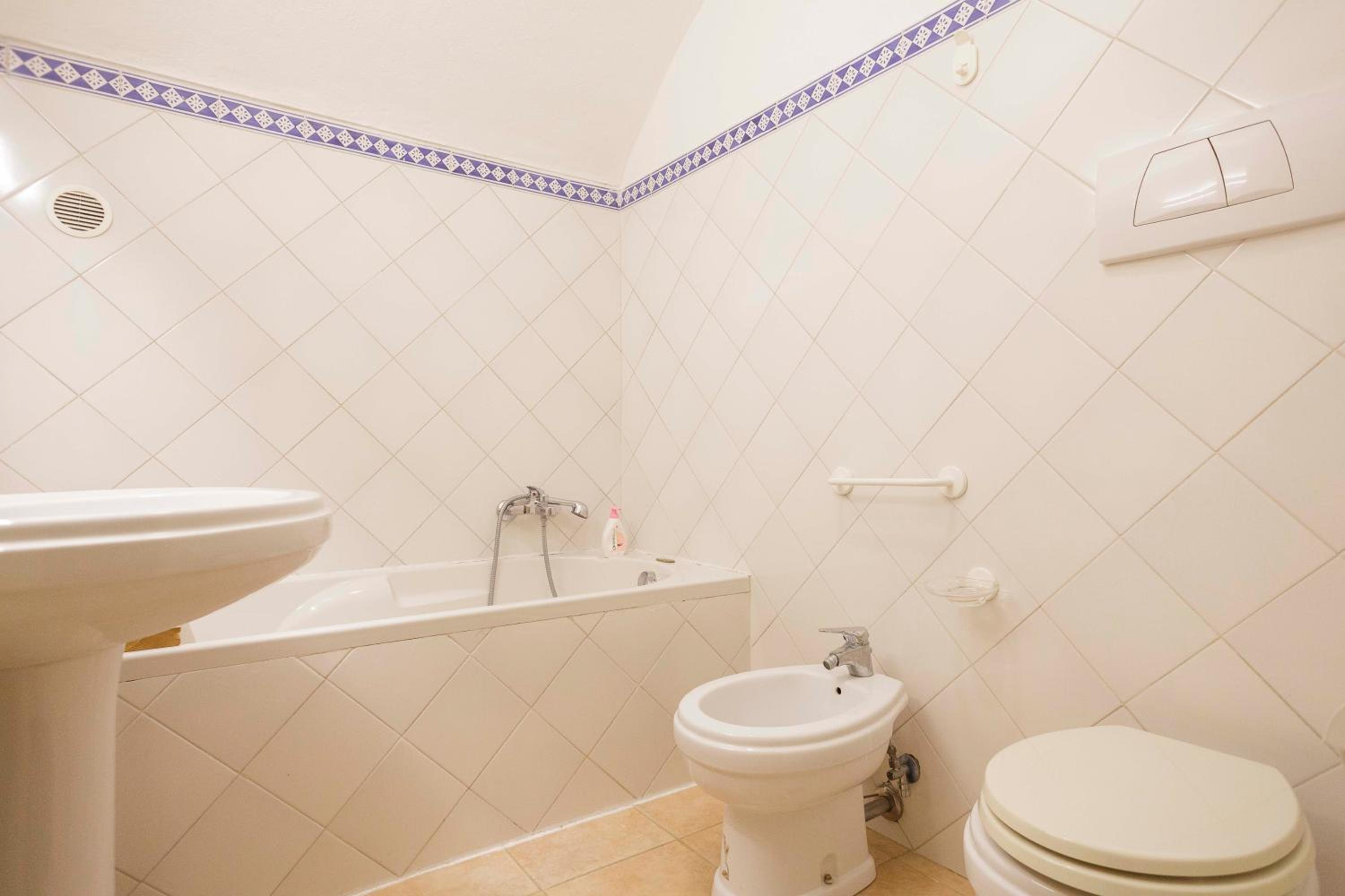 Two-Bedroom Apartment - Photo 8