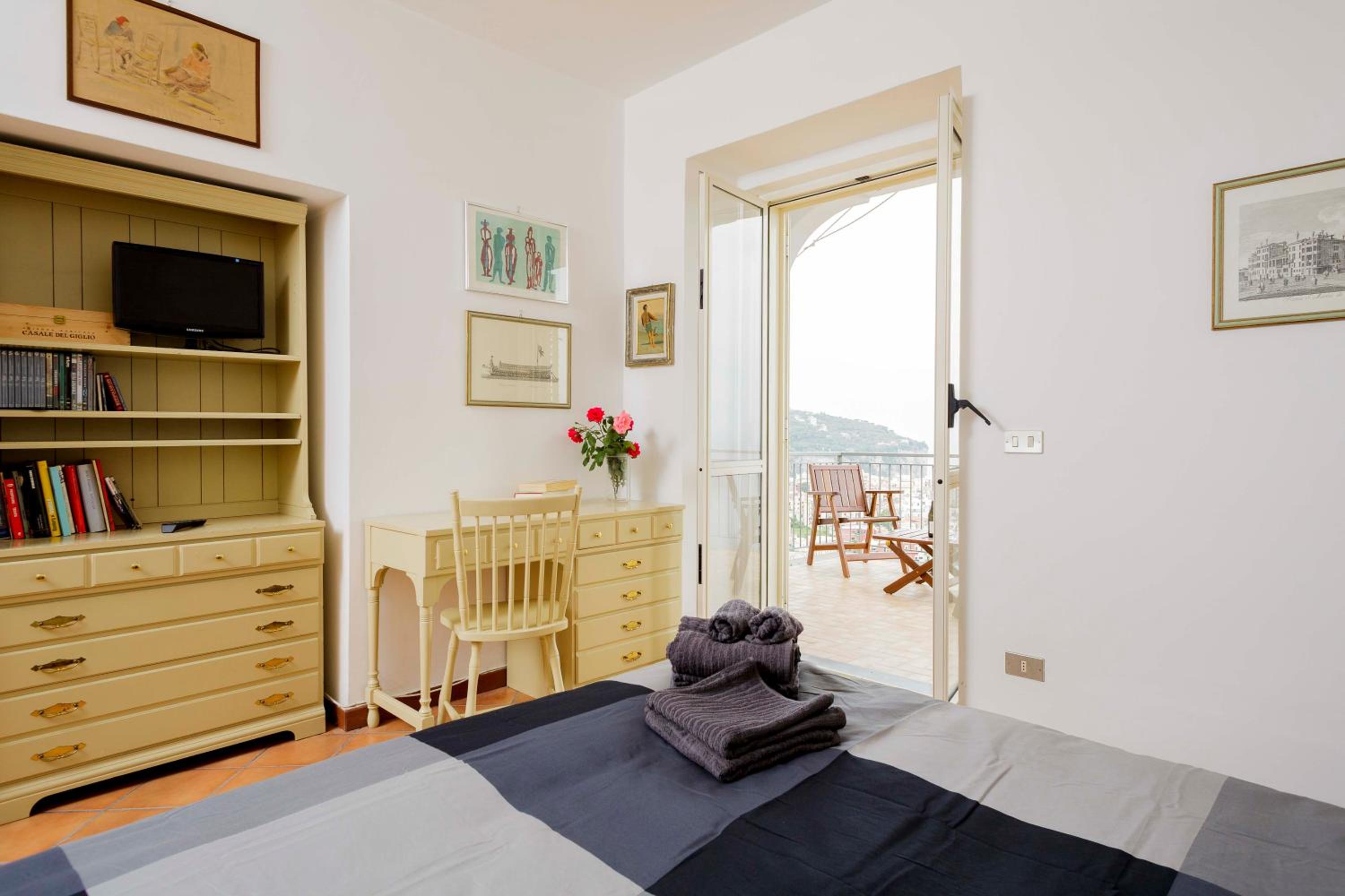 Two-Bedroom Apartment - Photo 3