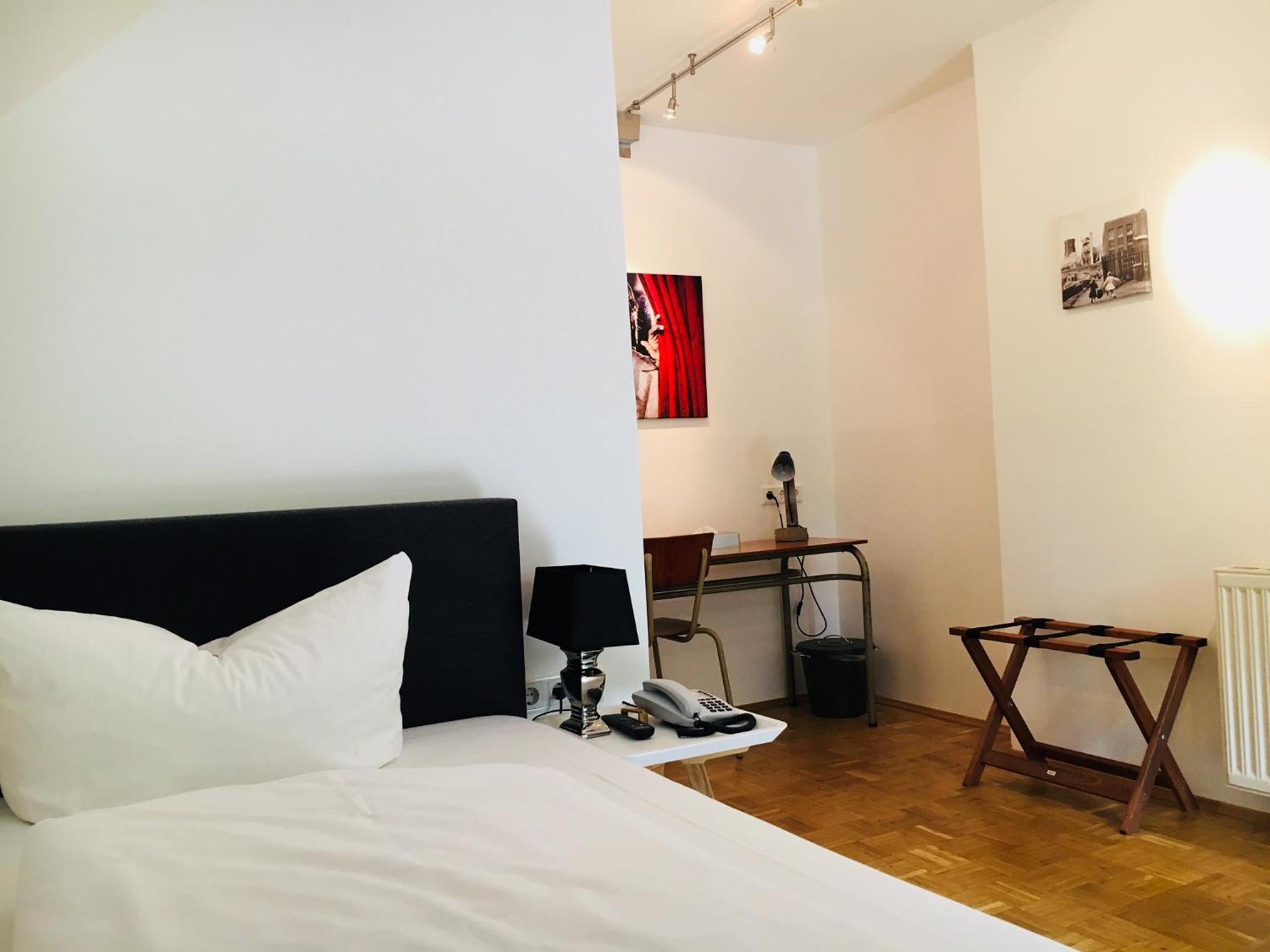 Single Room photo 2