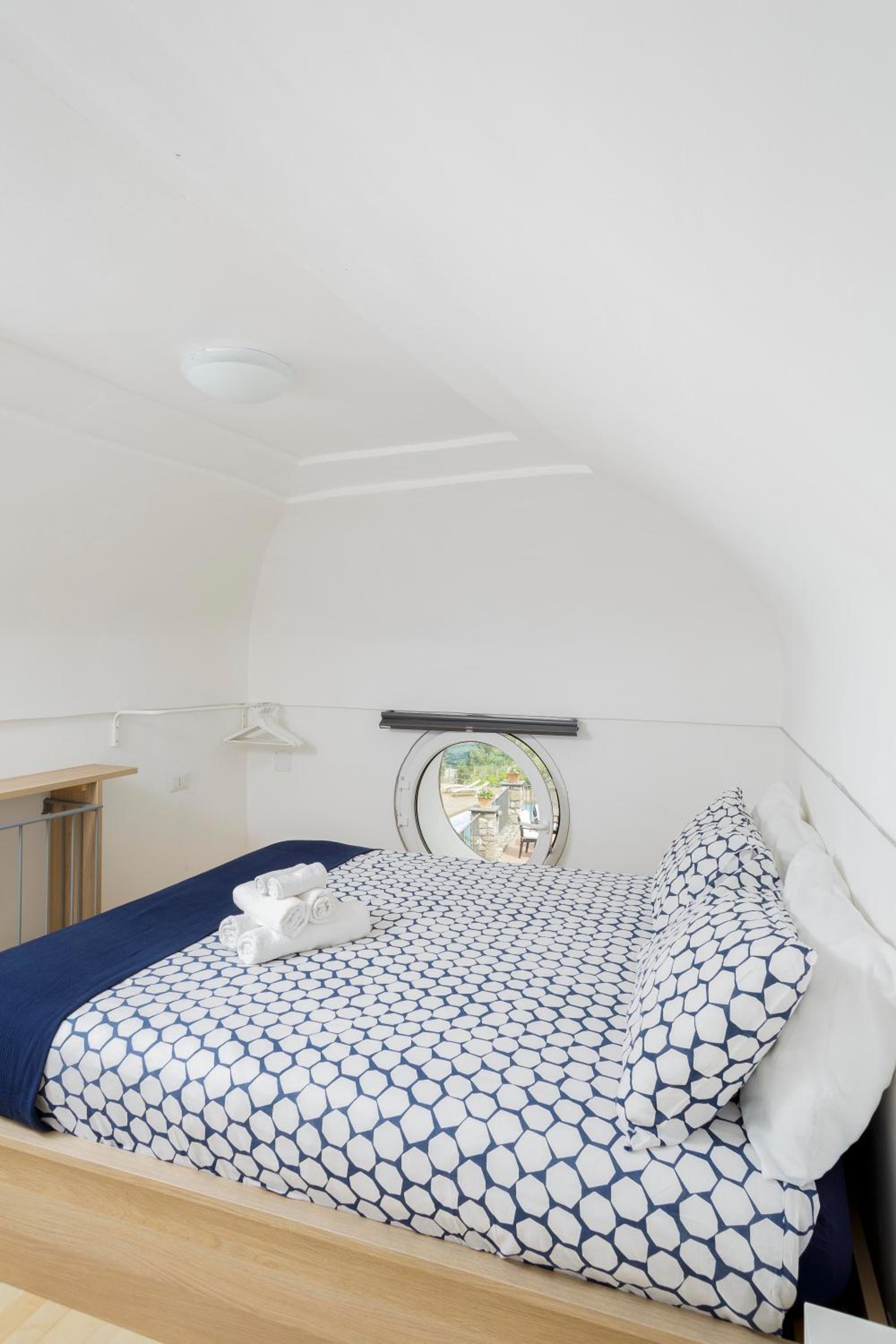 Apartment with Sea View - Split Level - Photo 15