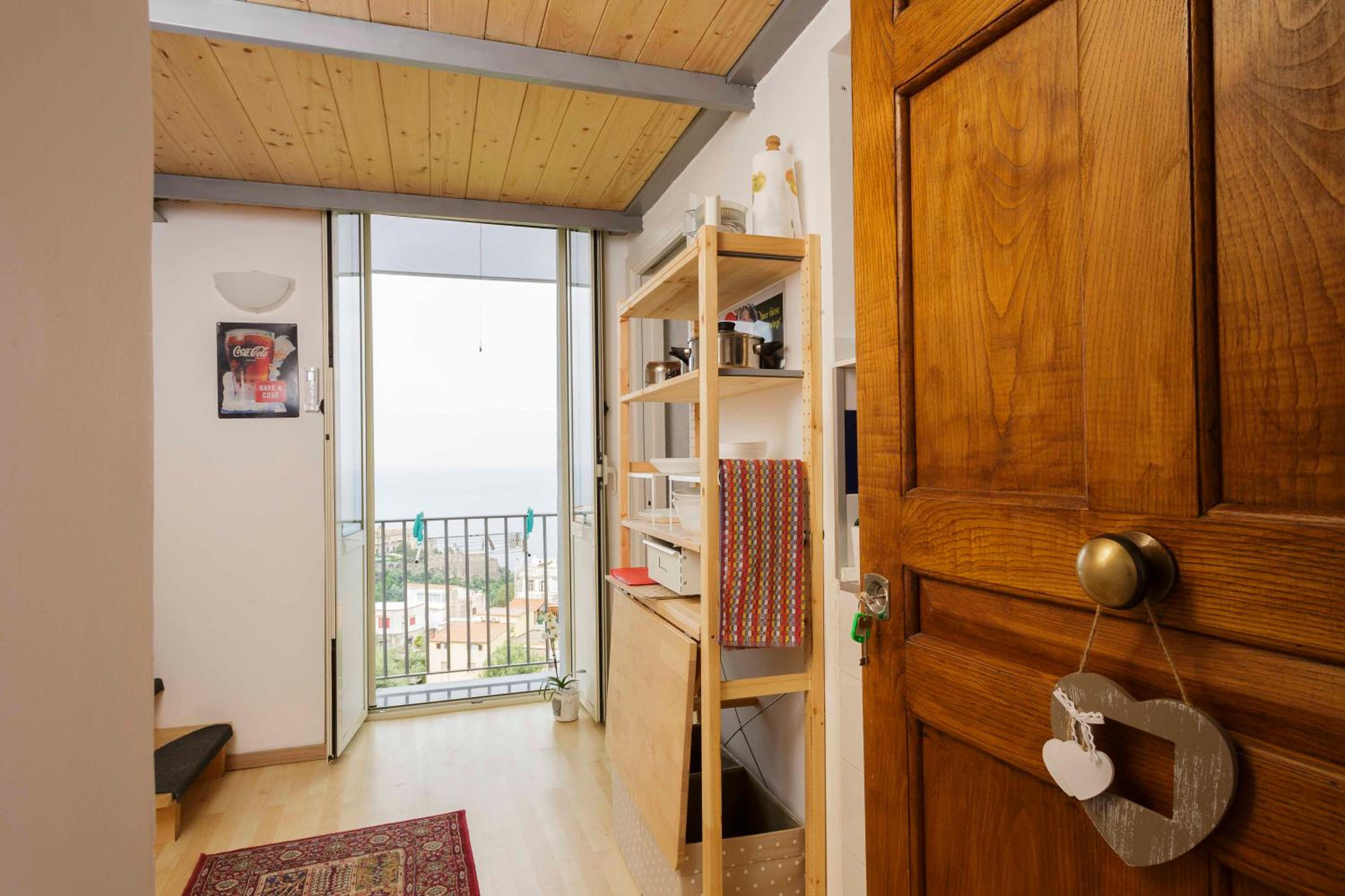 Apartment with Sea View - Split Level - Photo 10