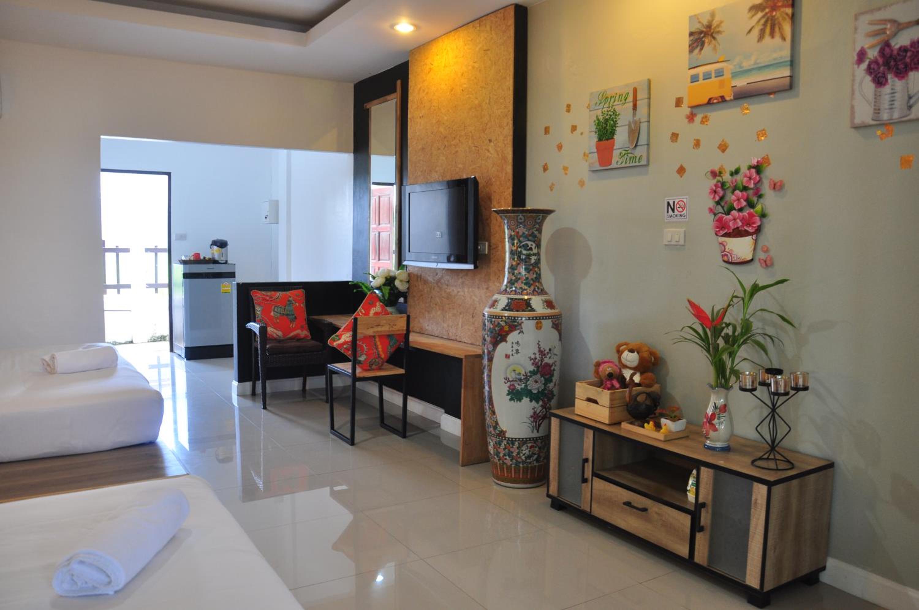 Triple Room with View - Photo 17