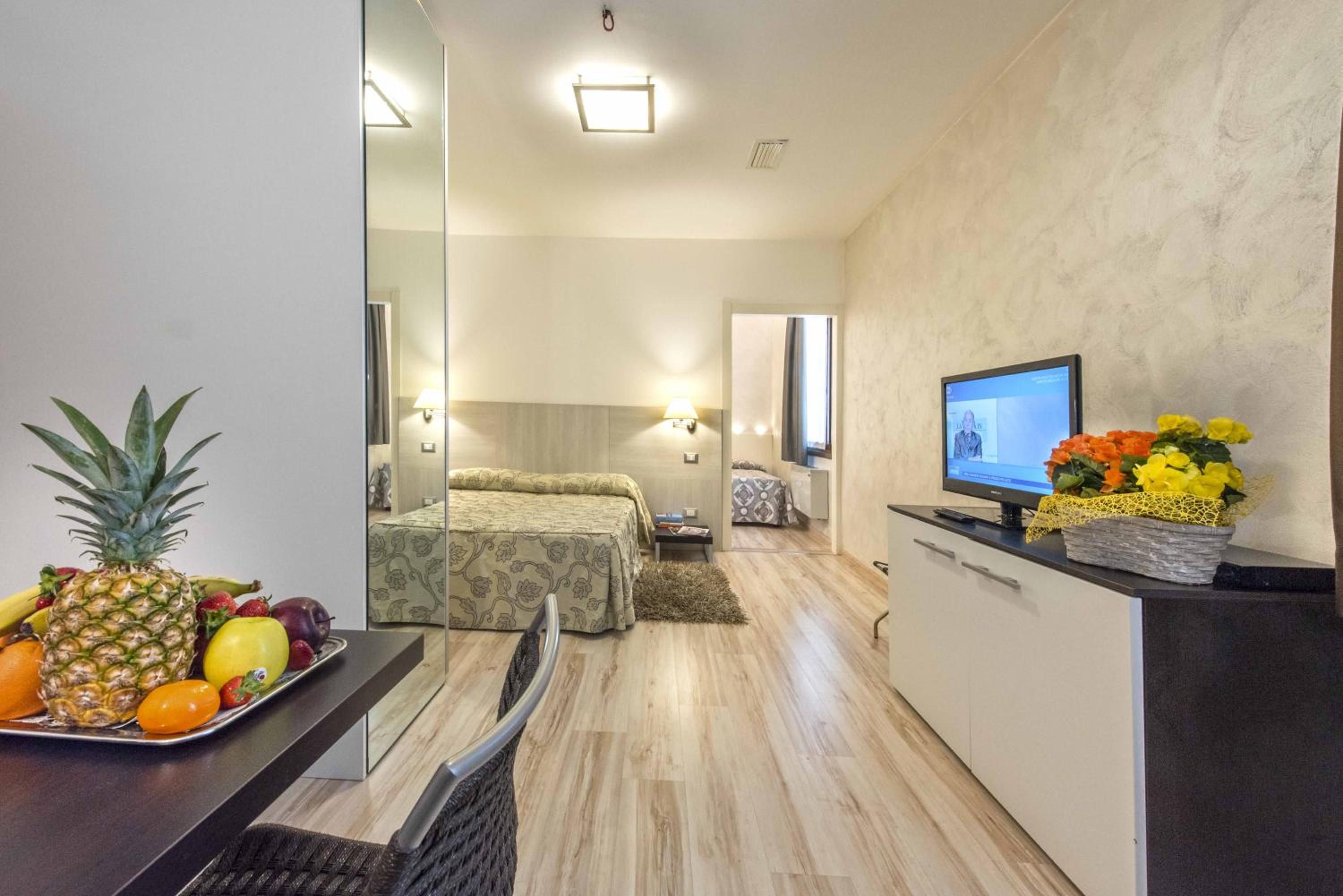 One-Bedroom Apartment - Photo 10