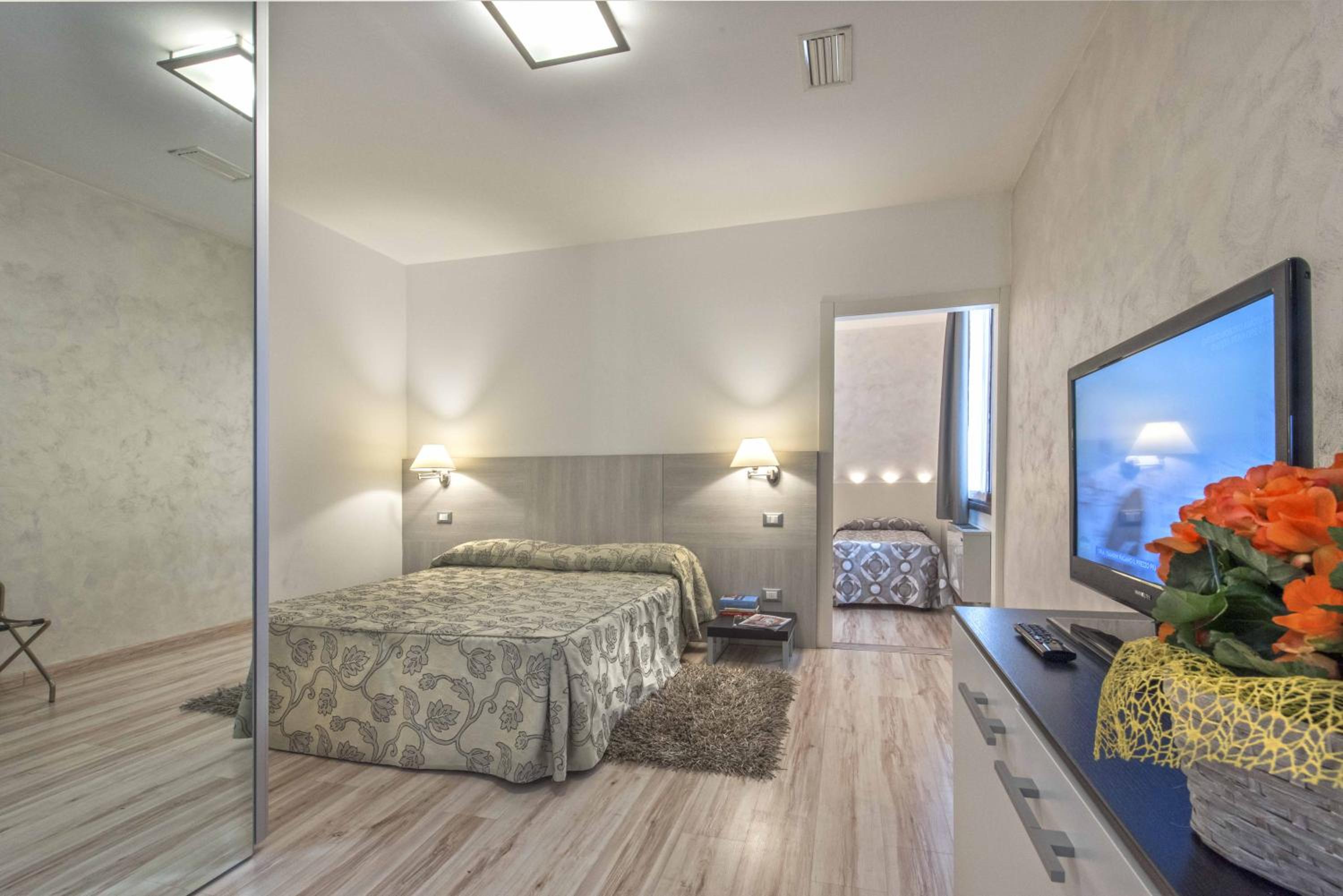 One-Bedroom Apartment - Photo 14