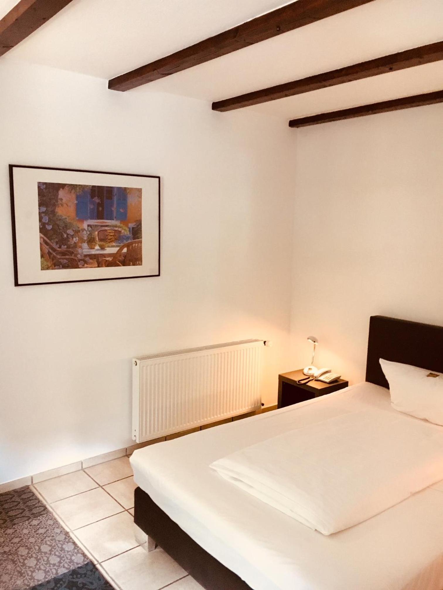 Single Room photo 3