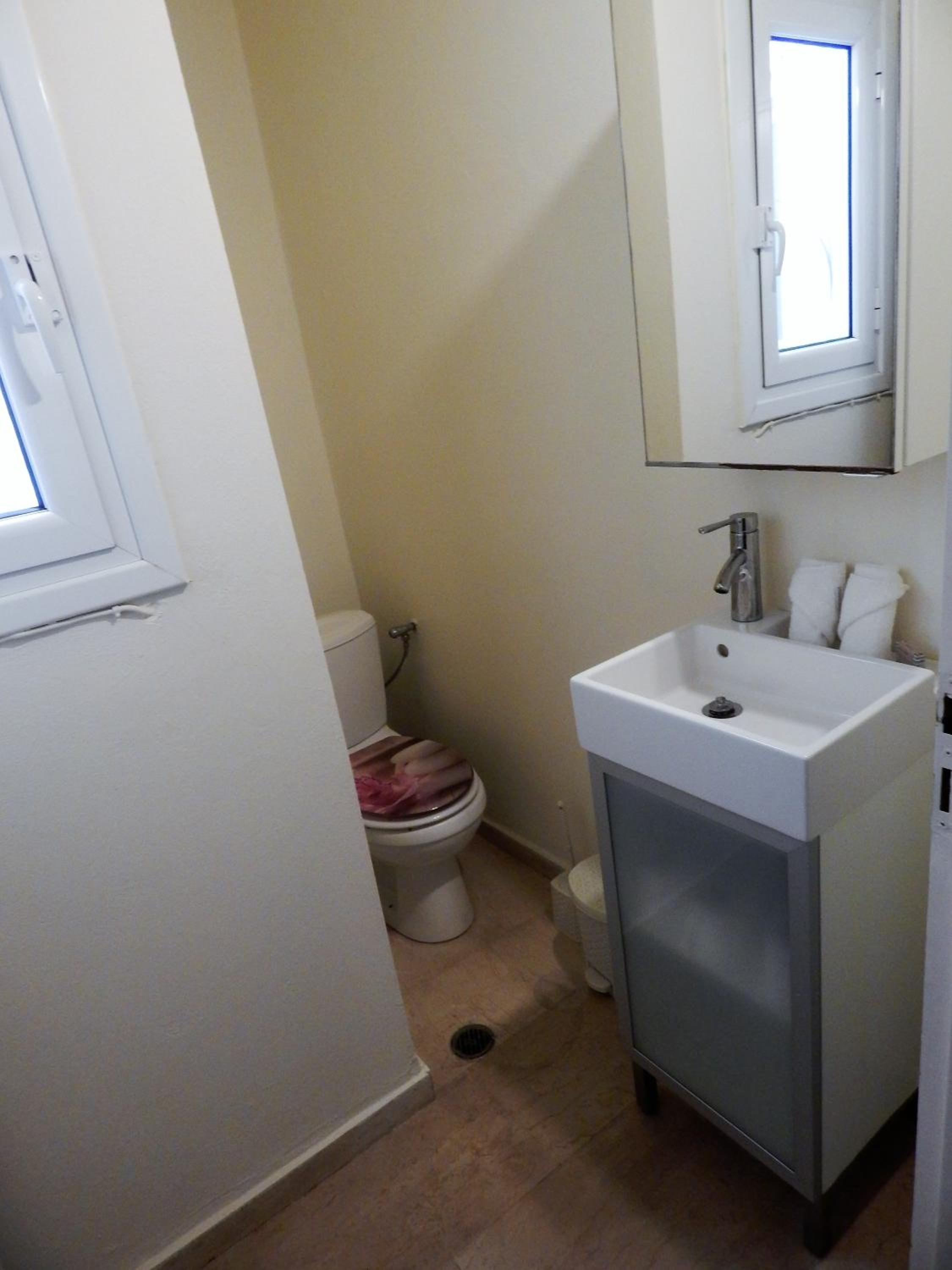 Three-Bedroom Apartment photo 2