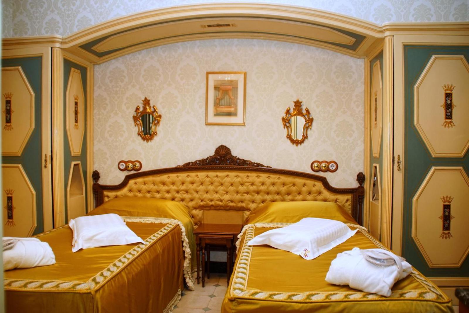 Luxury Twin Room photo 2