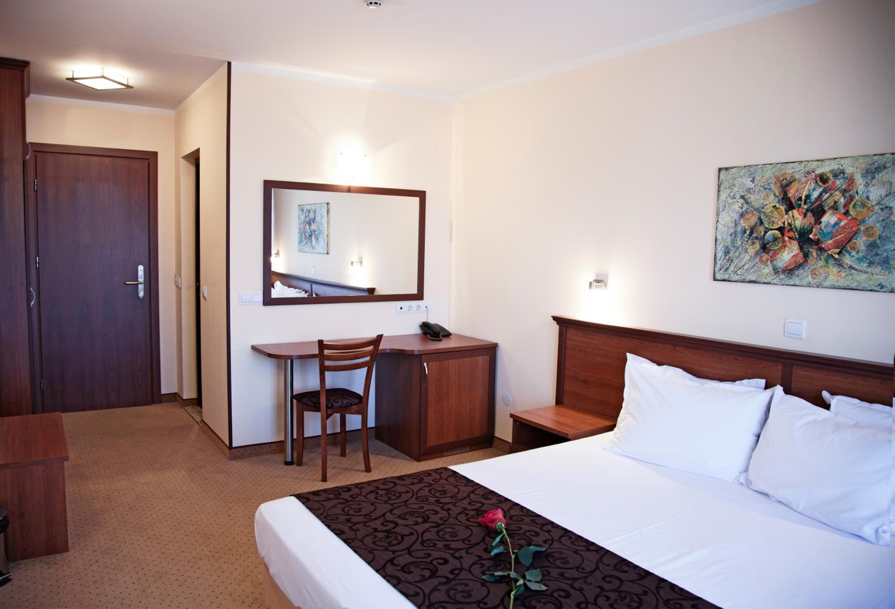 Standard Double Room - Photo 14