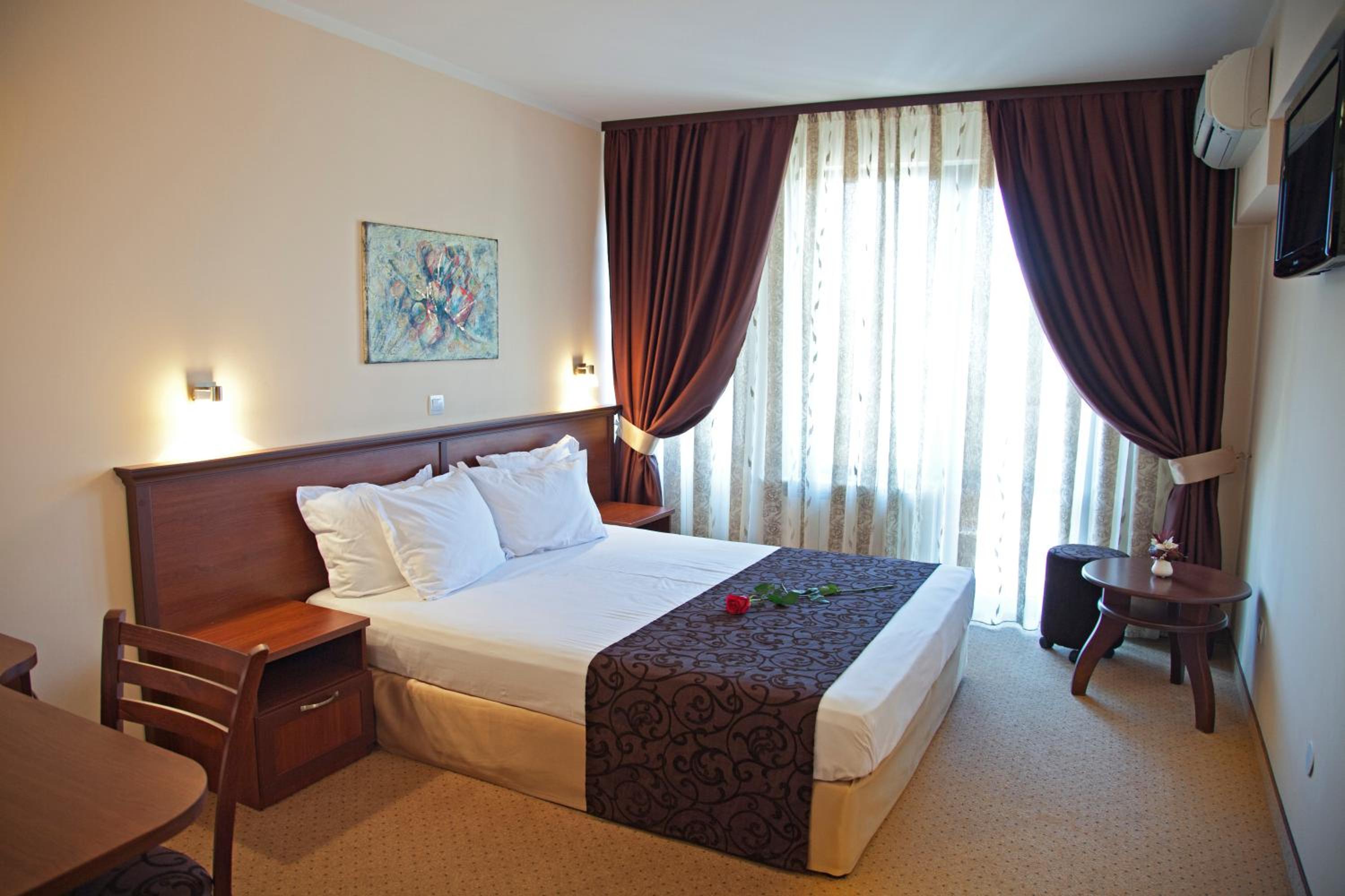 Standard Double Room - Photo 1