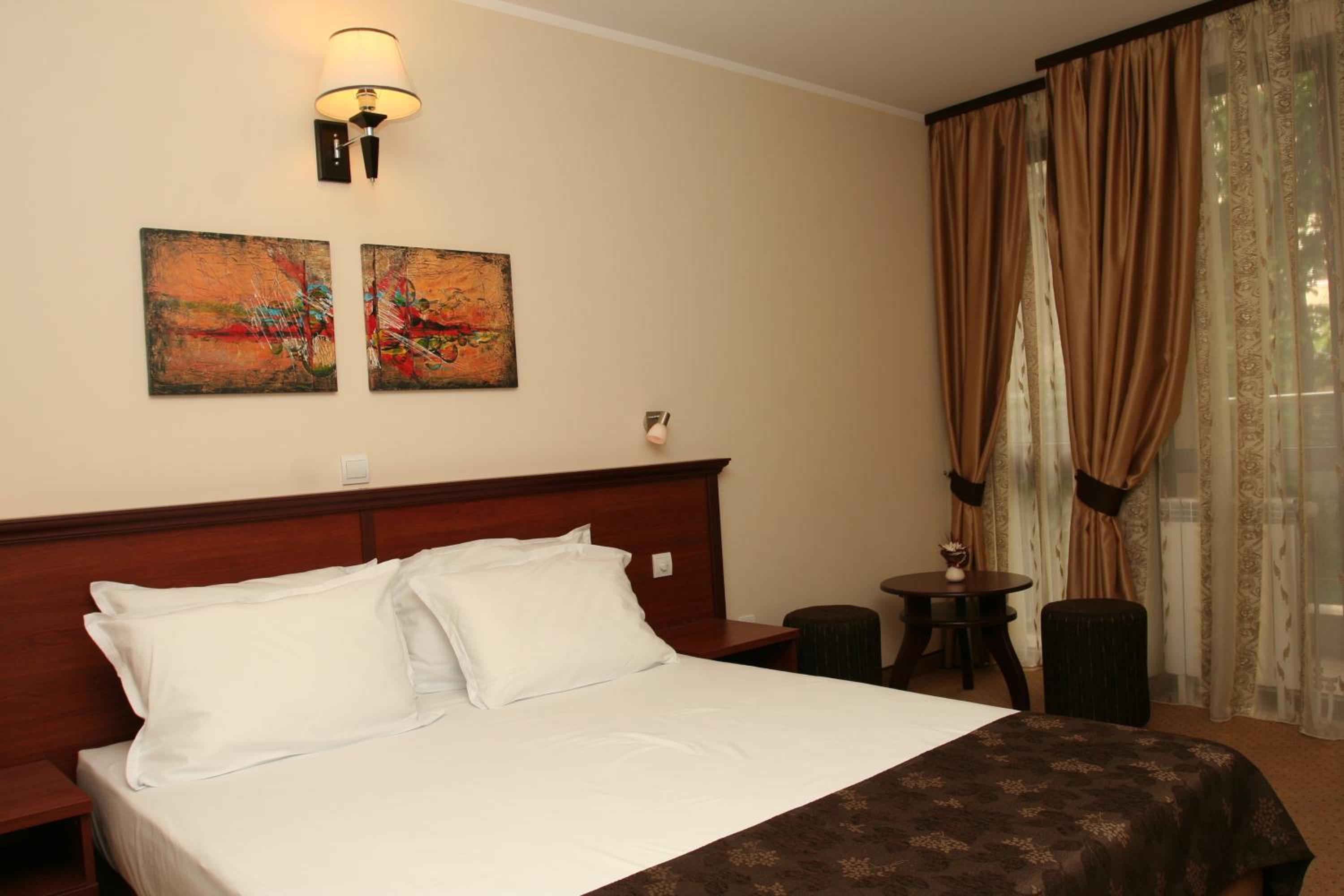 Standard Double Room - Photo 5