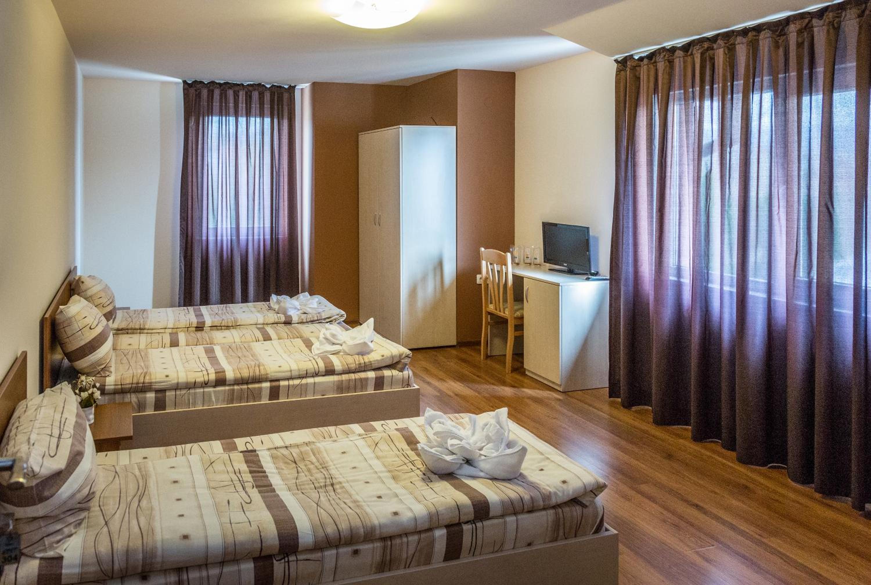 Comfort Triple Room photo 3