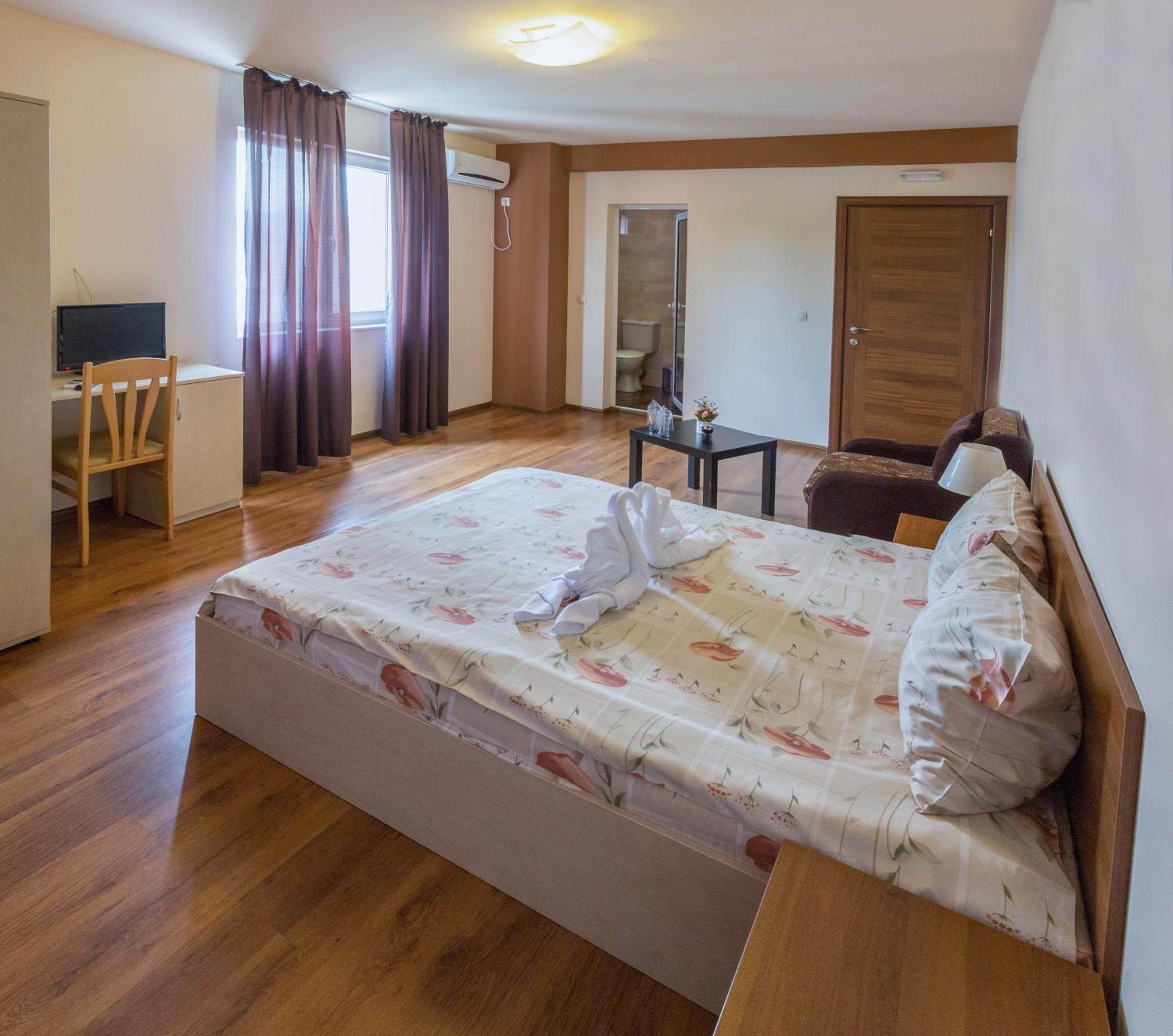 Deluxe Double Room photo 3