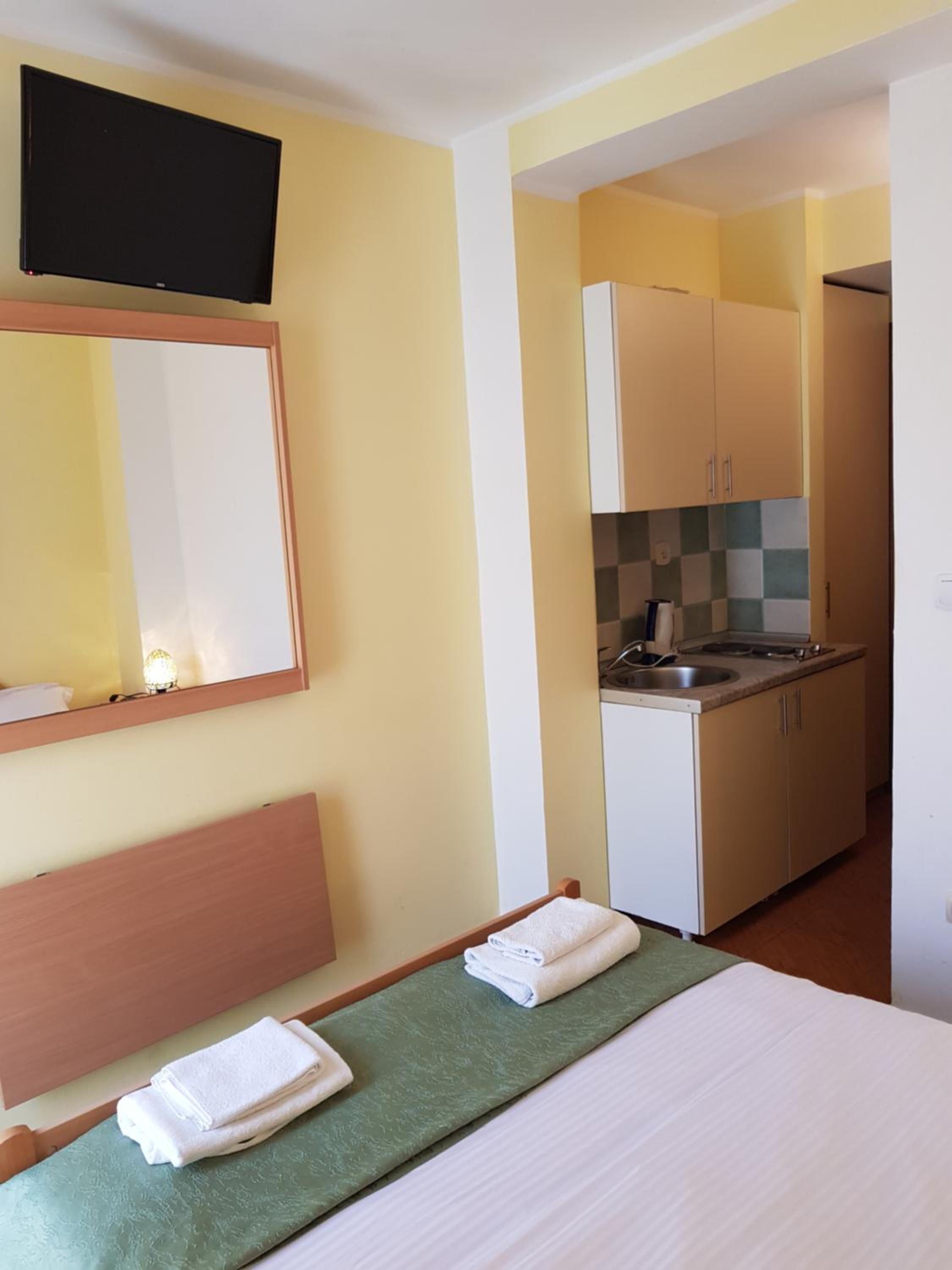 Studio with Balcony (2 Adults) photo 2