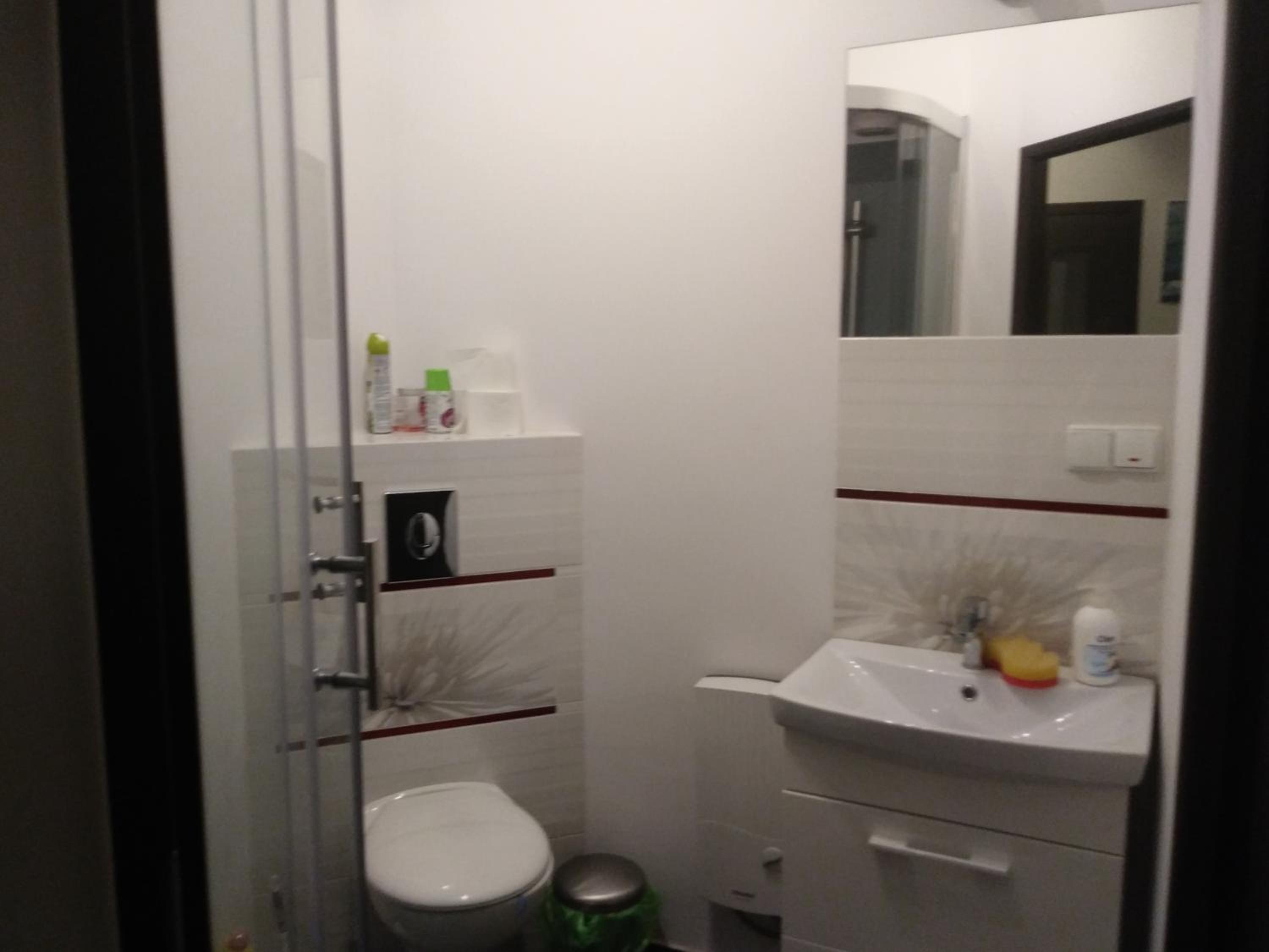 Twin Room with Private Bathroom - Photo 2