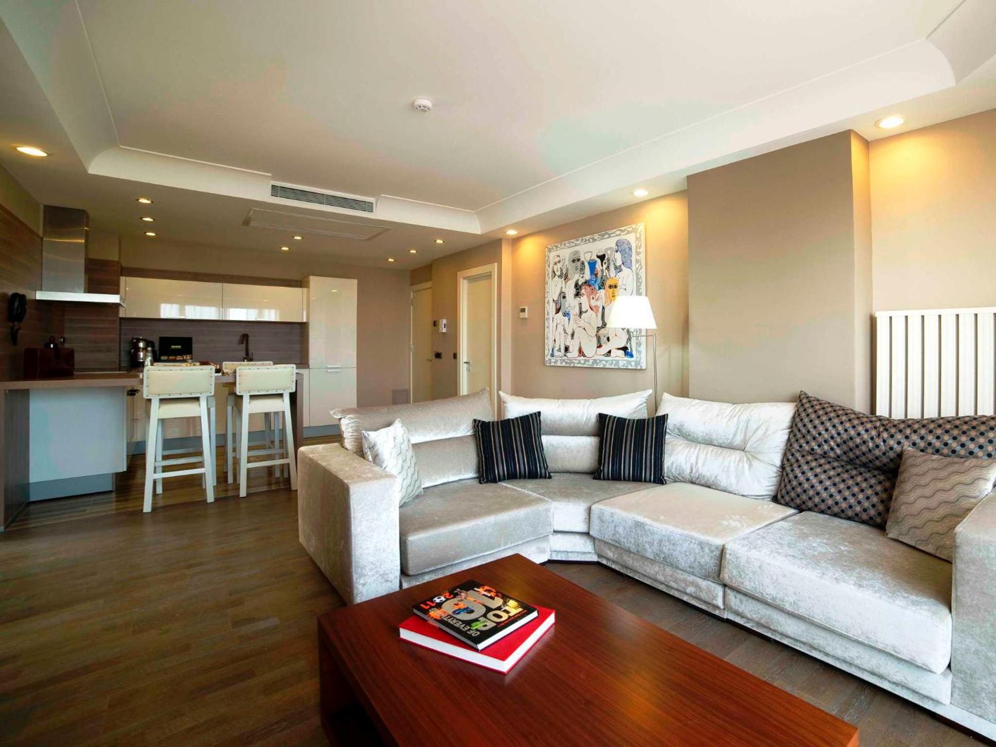 Two-Bedroom Apartment with kitchen photo 1