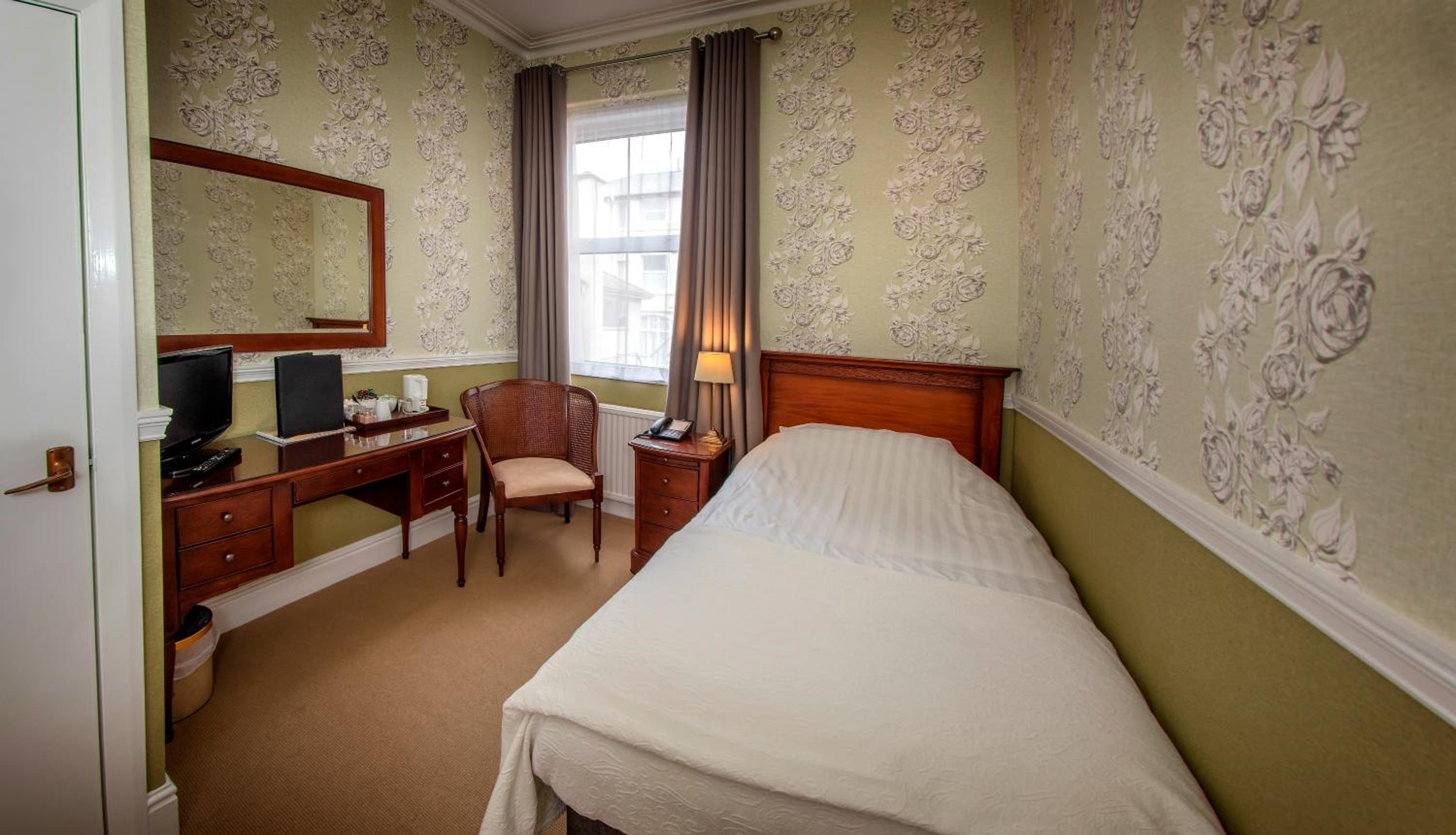 Single Room photo 2