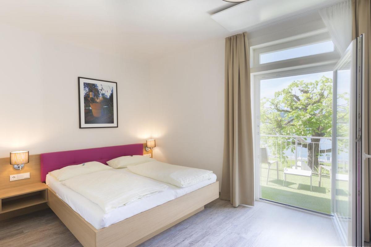 Standard Double Room with Lake View photo 2