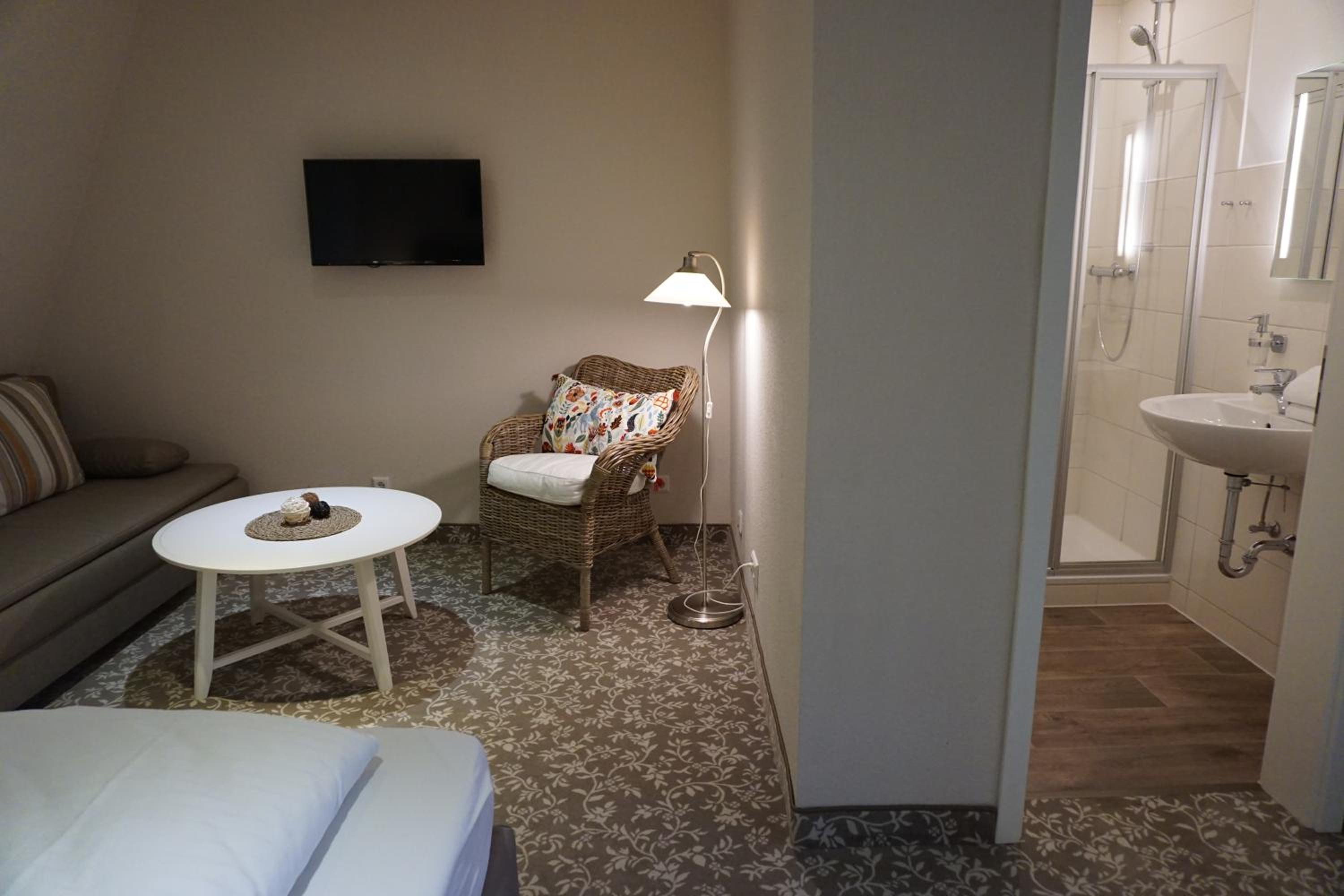 Large Double or Twin Room photo 2