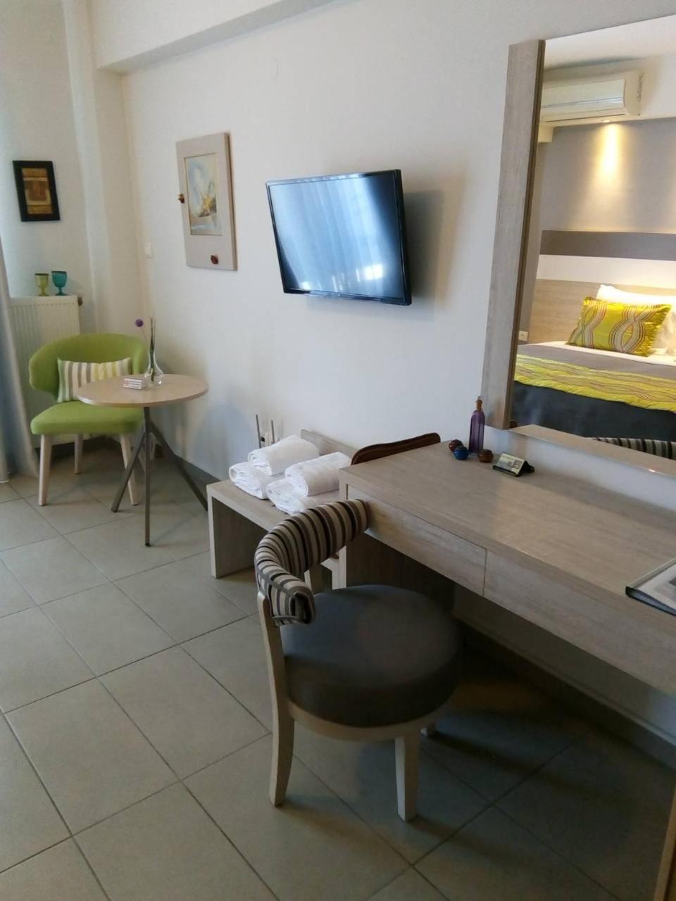 Studio Apartment - Photo 38