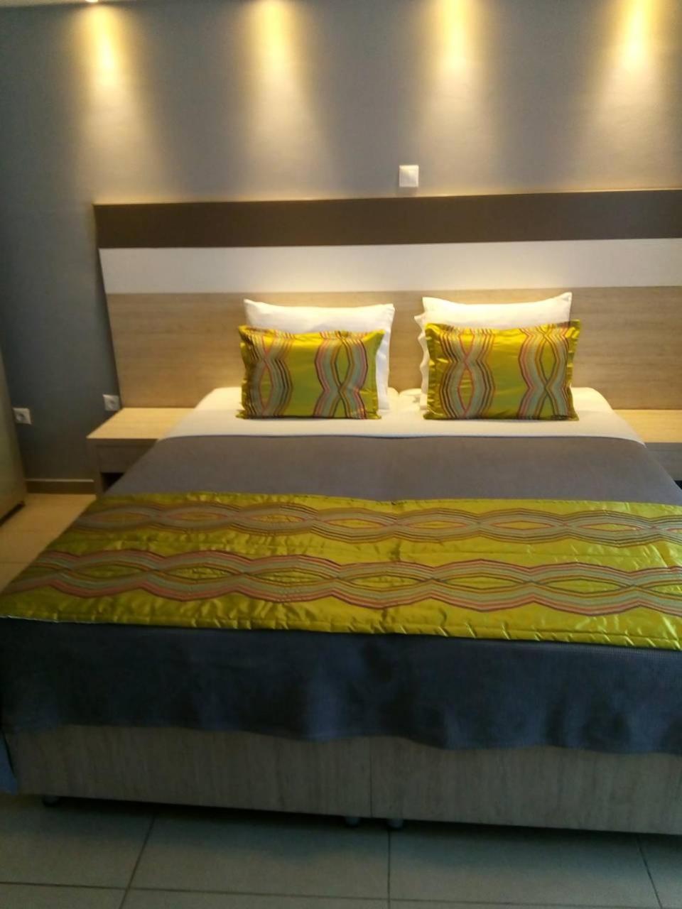 Studio Apartment - Photo 19
